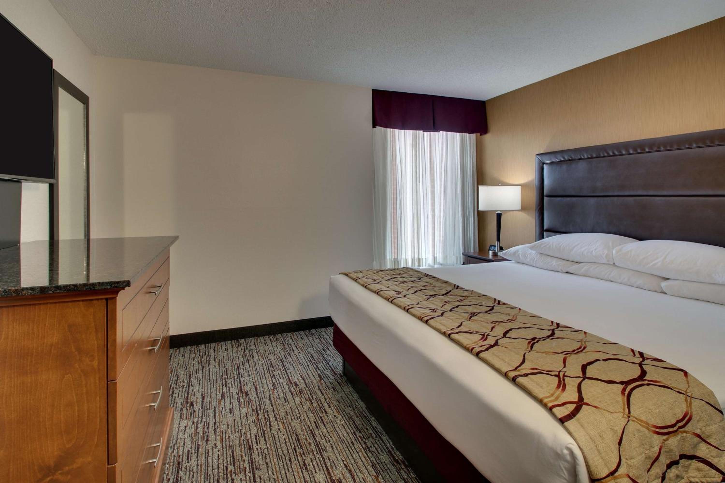 Superior King Suite - Photo 4