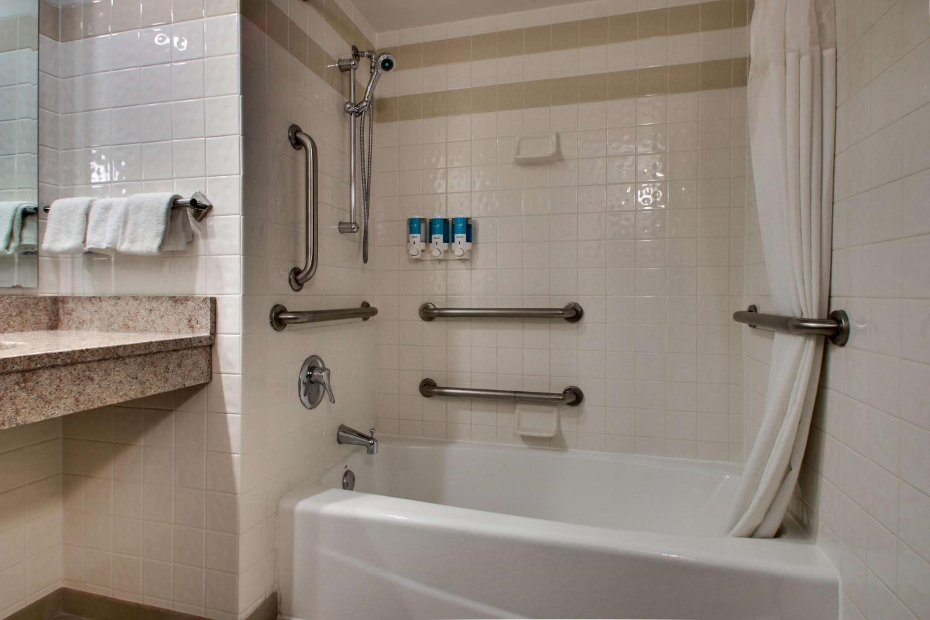King Room - Disability Access - Photo 5