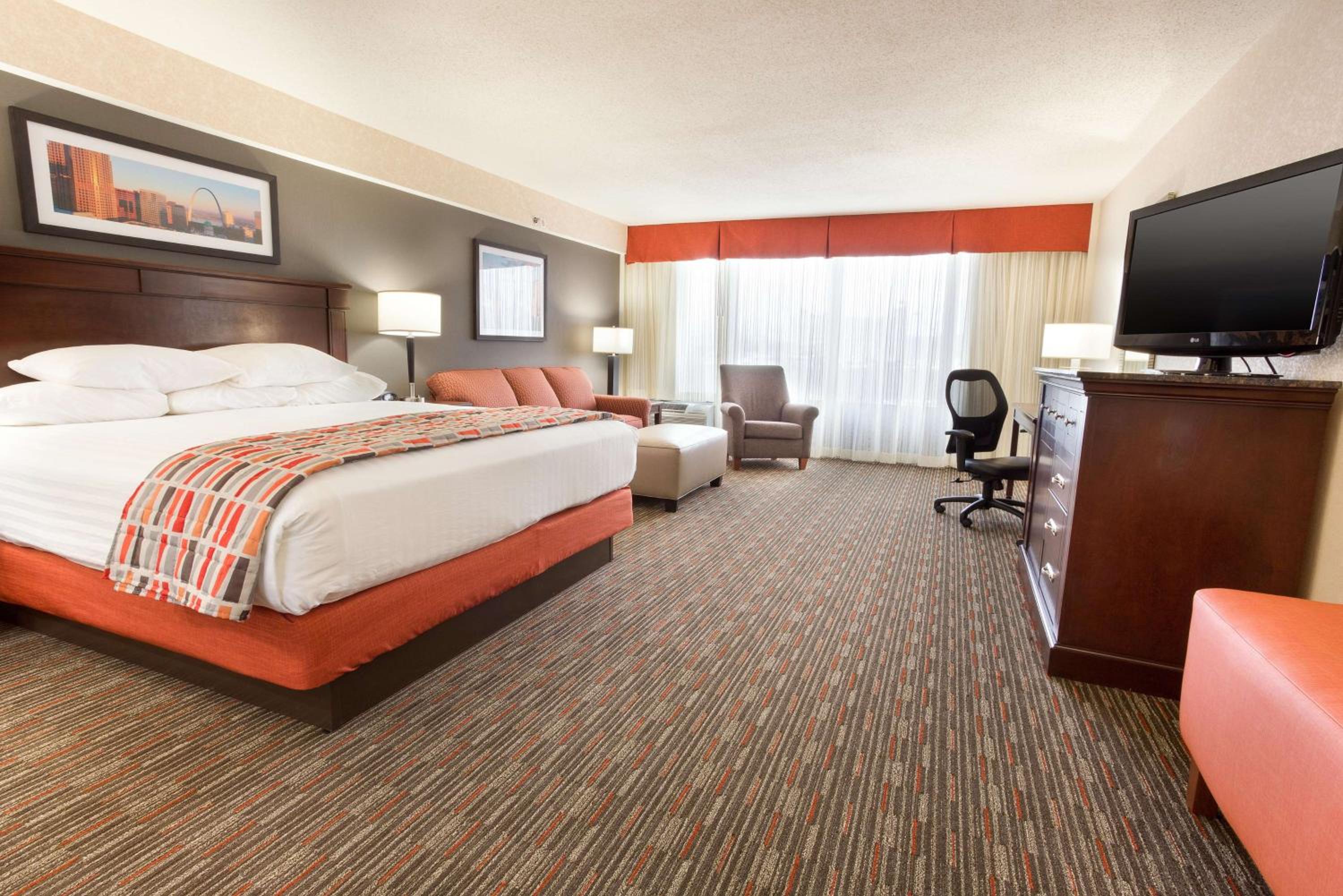 Superior King Room with Sofa Bed photo 1
