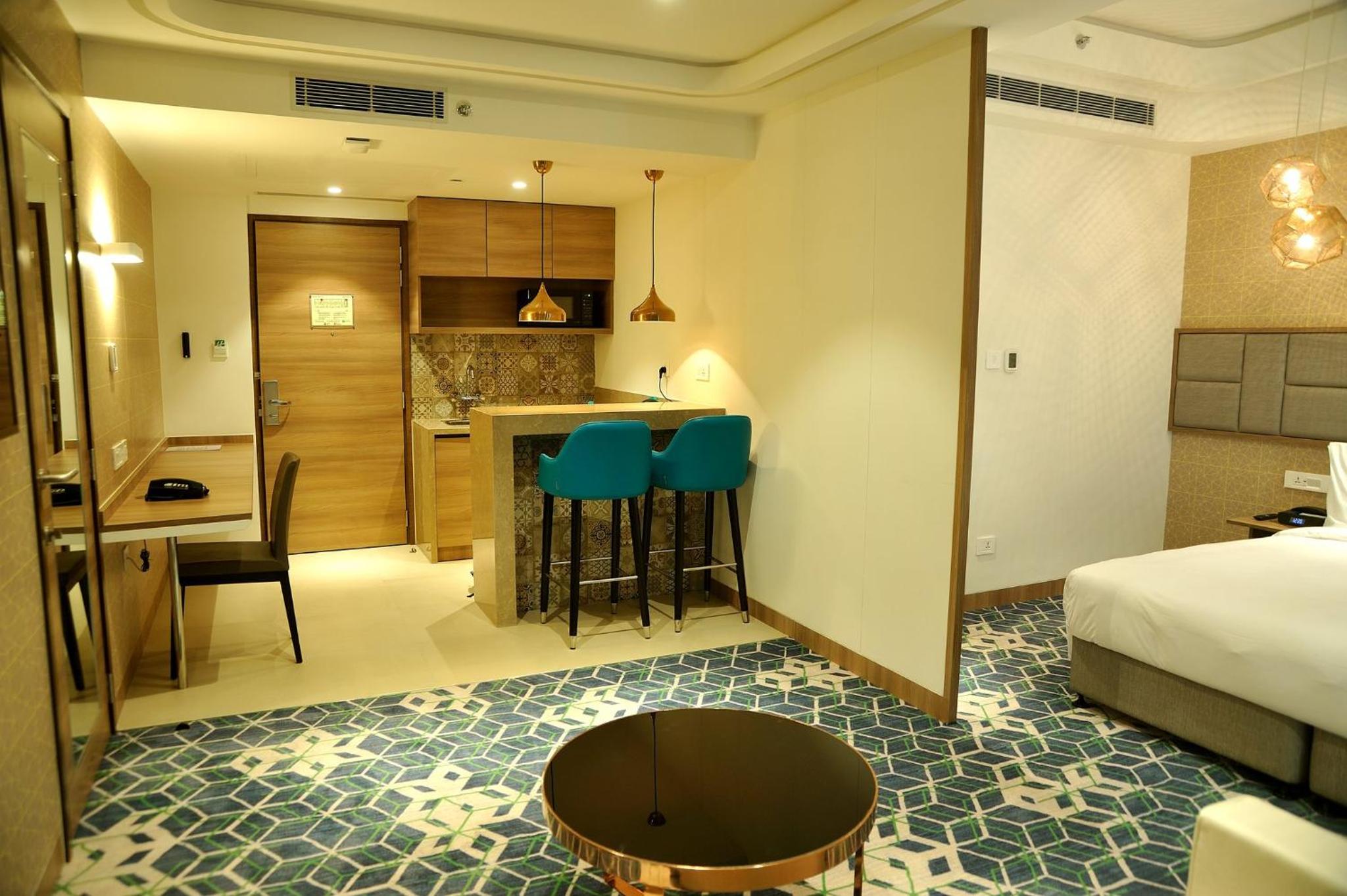 King Suite with Kitchenette with 25% discount on F&B, Spa and Laundry,  Enjoy Buy One Get One at Viva Bar during Happy Hours (12 noon to 06:00 PM) - Photo 14