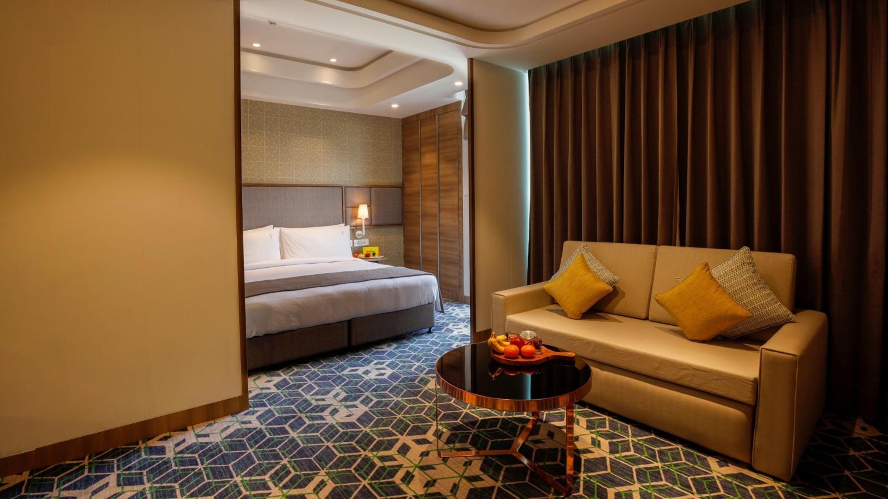 King Suite with Kitchenette - High Floor with 25% discount on F&B, Spa and Laundry, Enjoy Buy One Get One at Viva Bar during Happy Hours (12 noon to 06:00 PM) - Photo 14