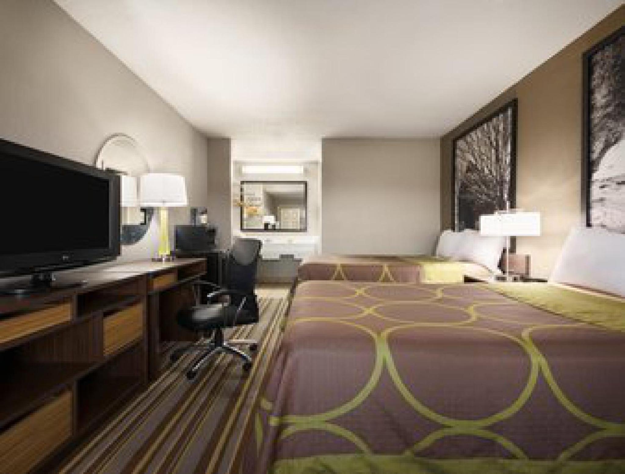 Deluxe Double Room with Two Double Beds - Non-Smoking - Photo 4