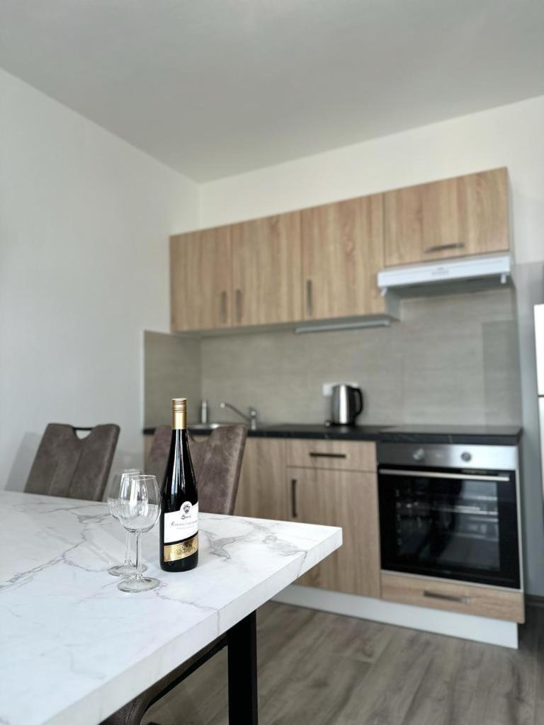 One-Bedroom Apartment photo 2