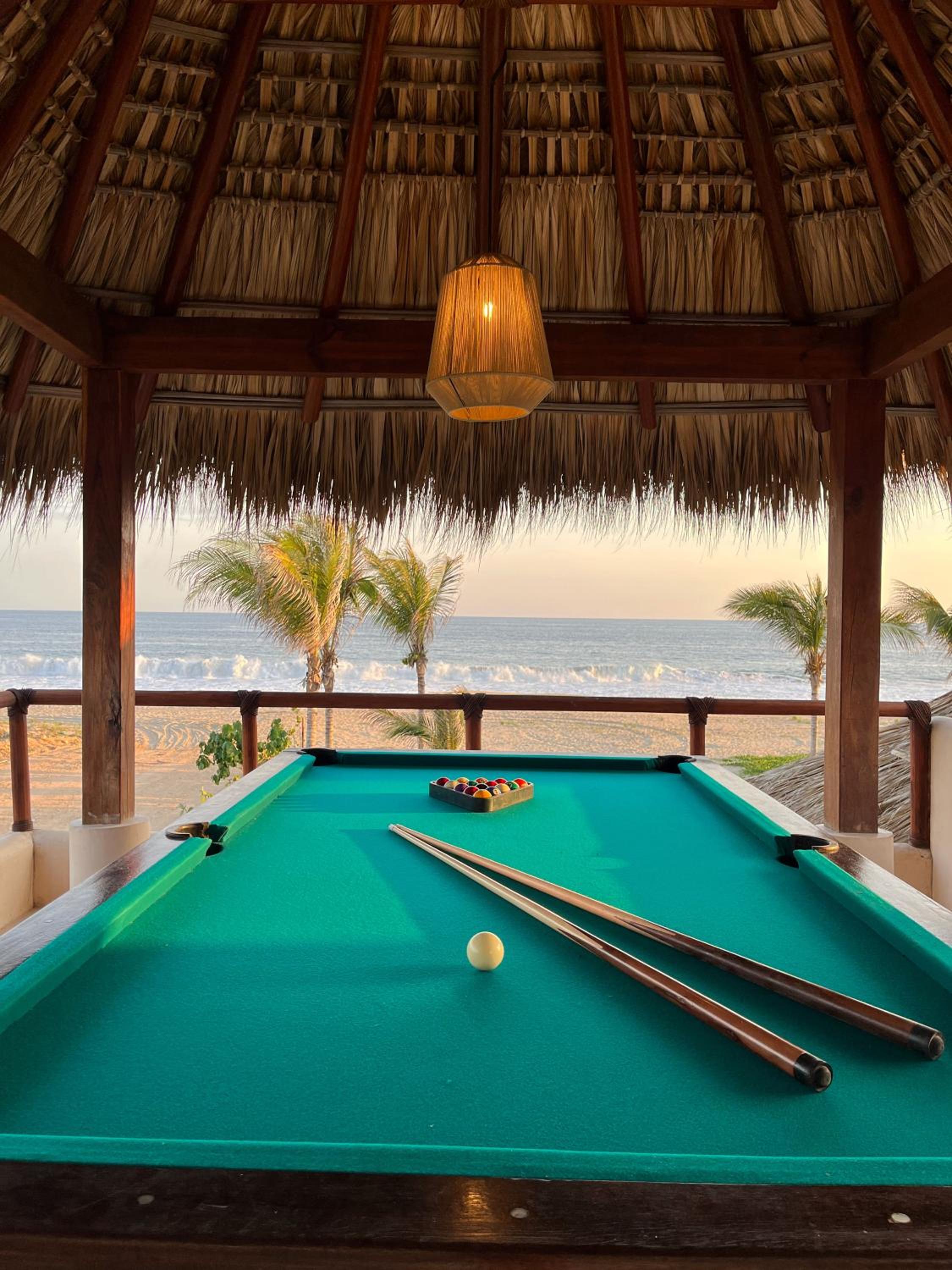 Villa - Beach Front photo 2