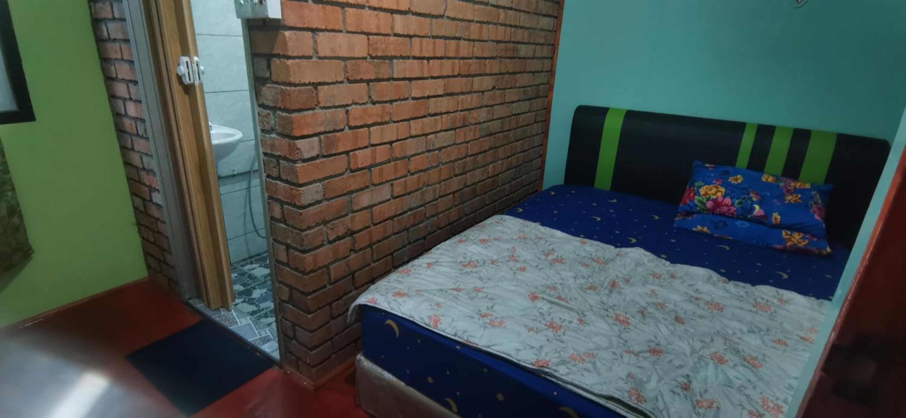 Three-Bedroom House photo 2