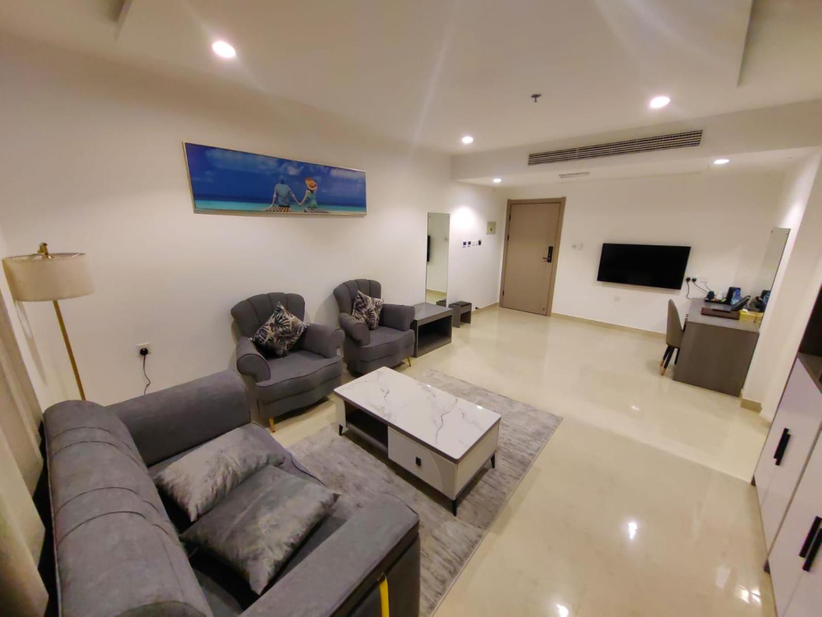 Deluxe Suite - Photo 8