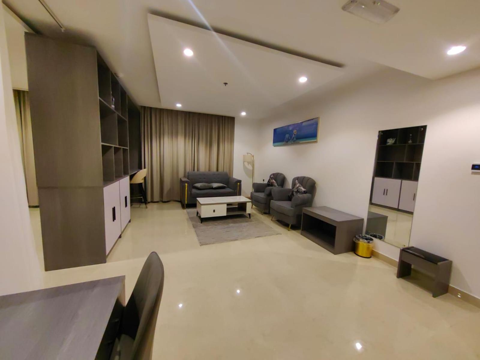 Deluxe Suite - Photo 11