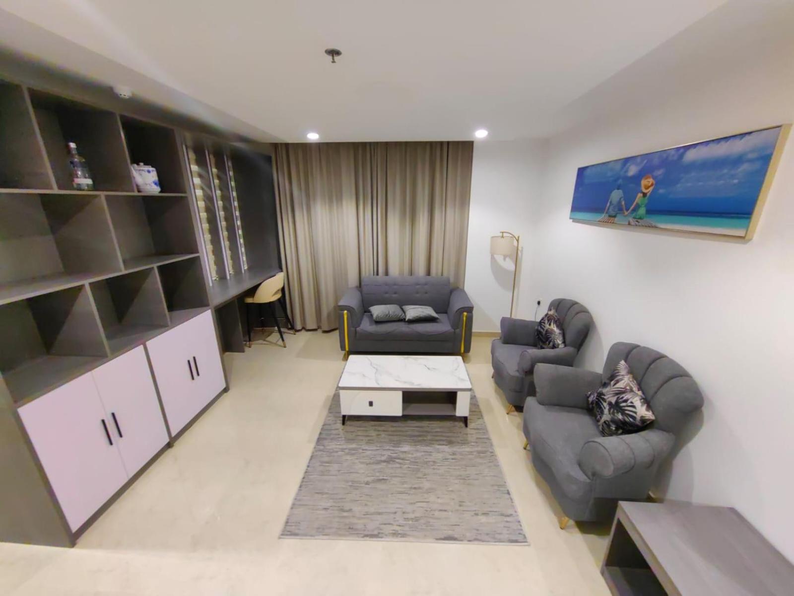Deluxe Suite - Photo 12