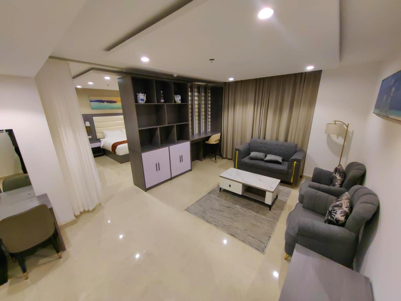 Deluxe Suite - Photo 1