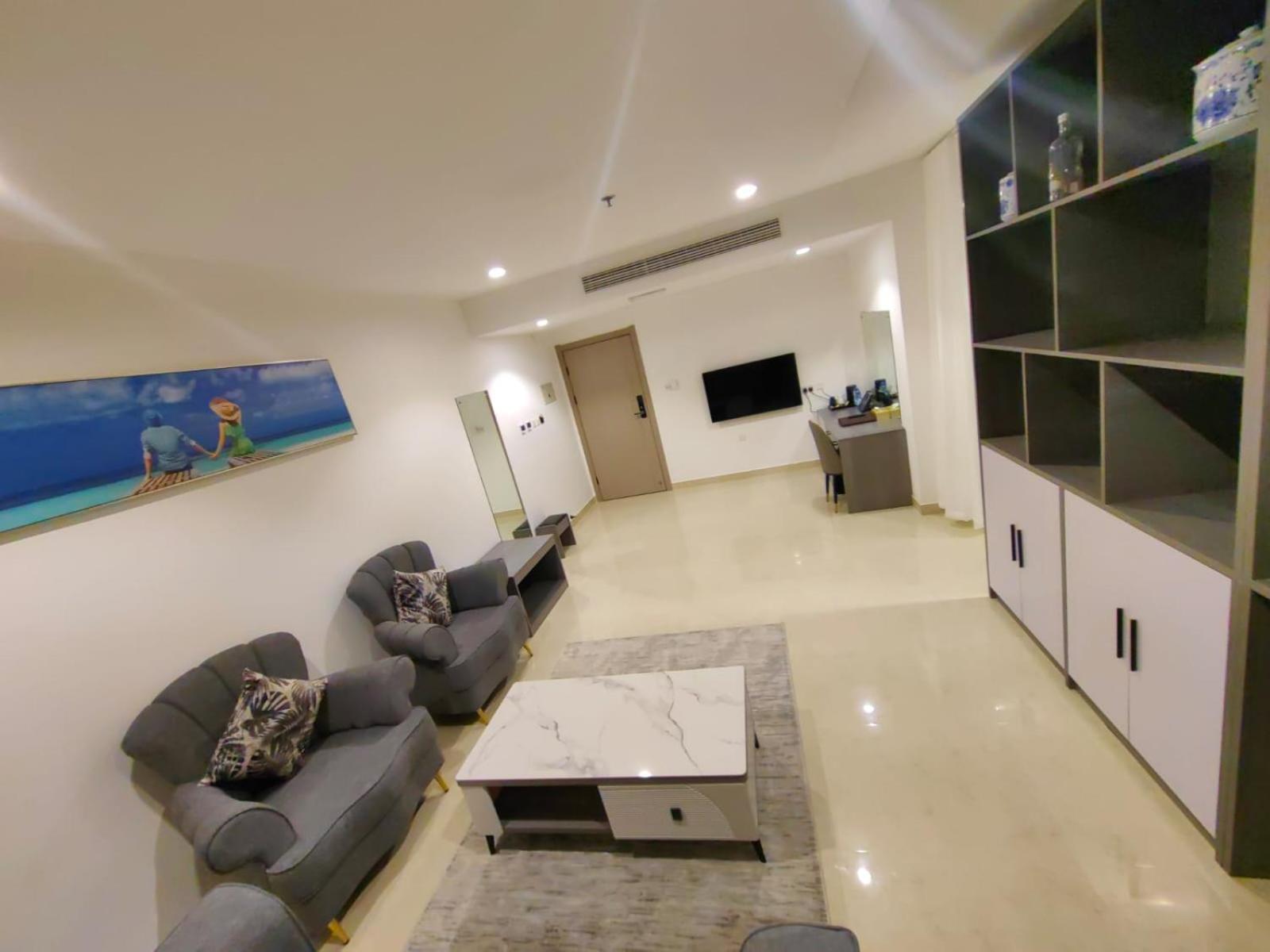 Deluxe Suite - Photo 7