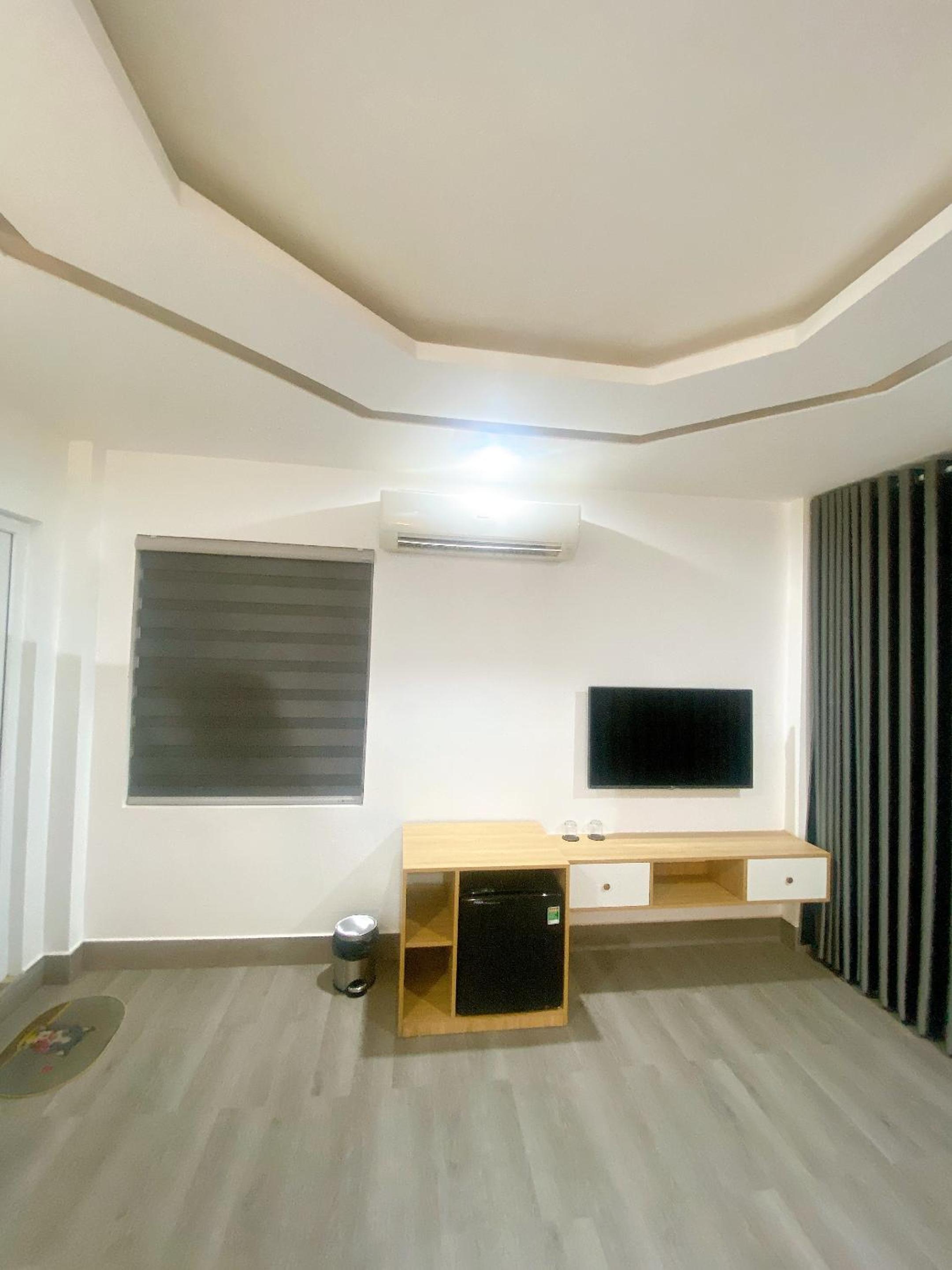 Deluxe King Room photo 2
