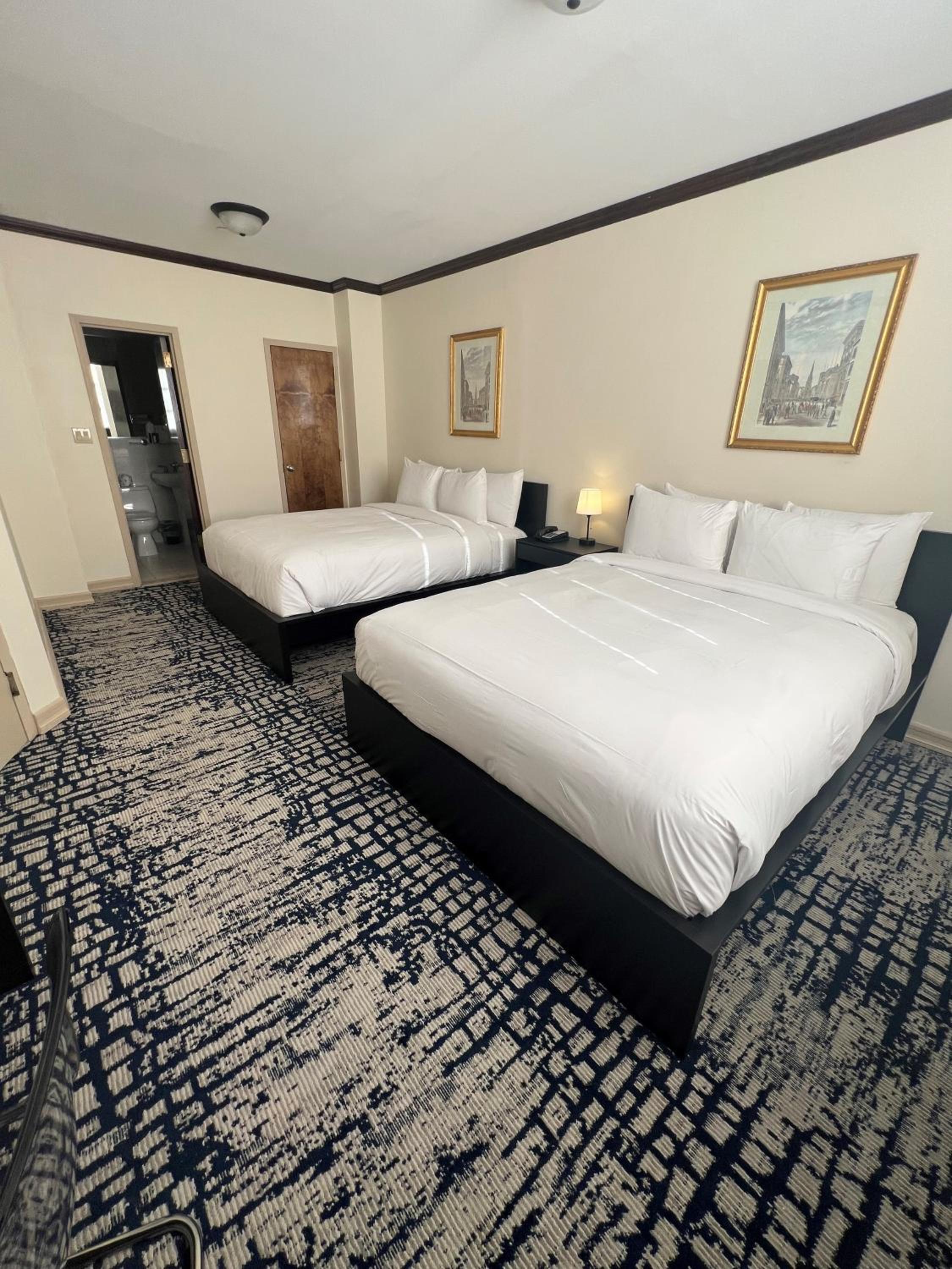 Gold, 2 Queen Beds