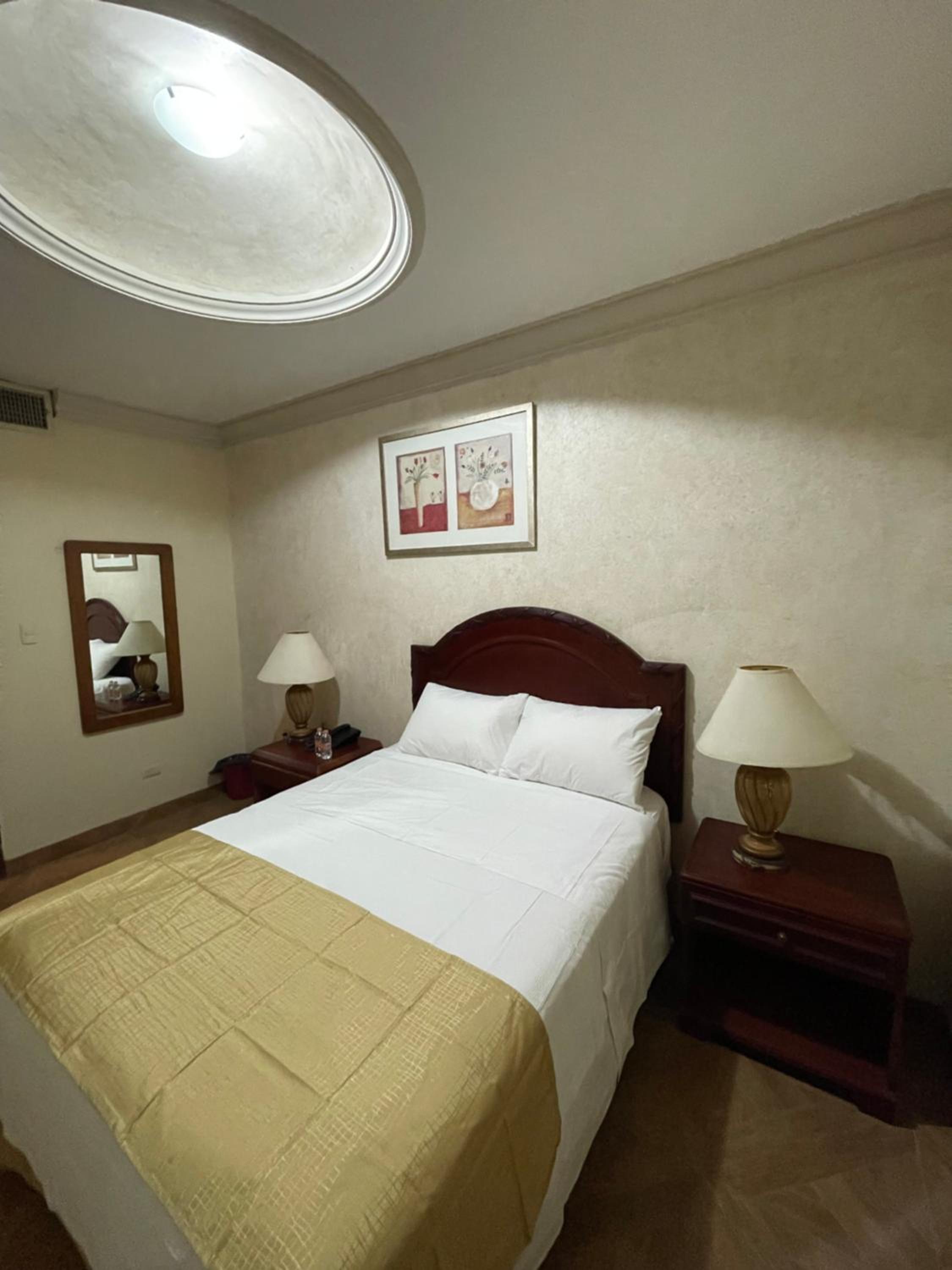 Standard Queen Room photo 3