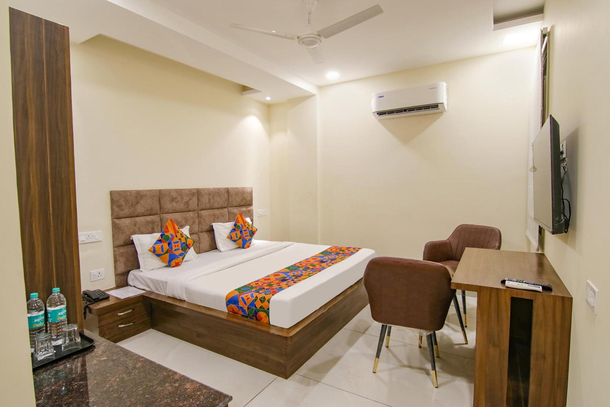 Deluxe Room - Photo 1