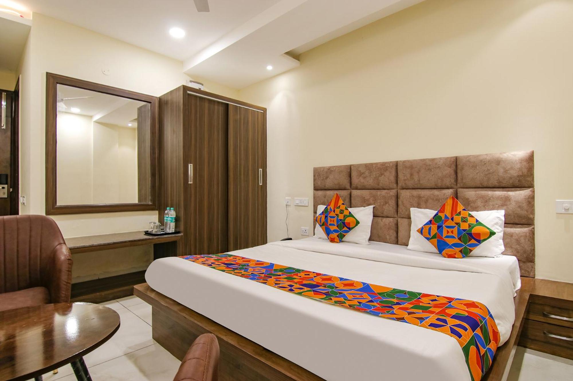 Deluxe Room - Photo 3