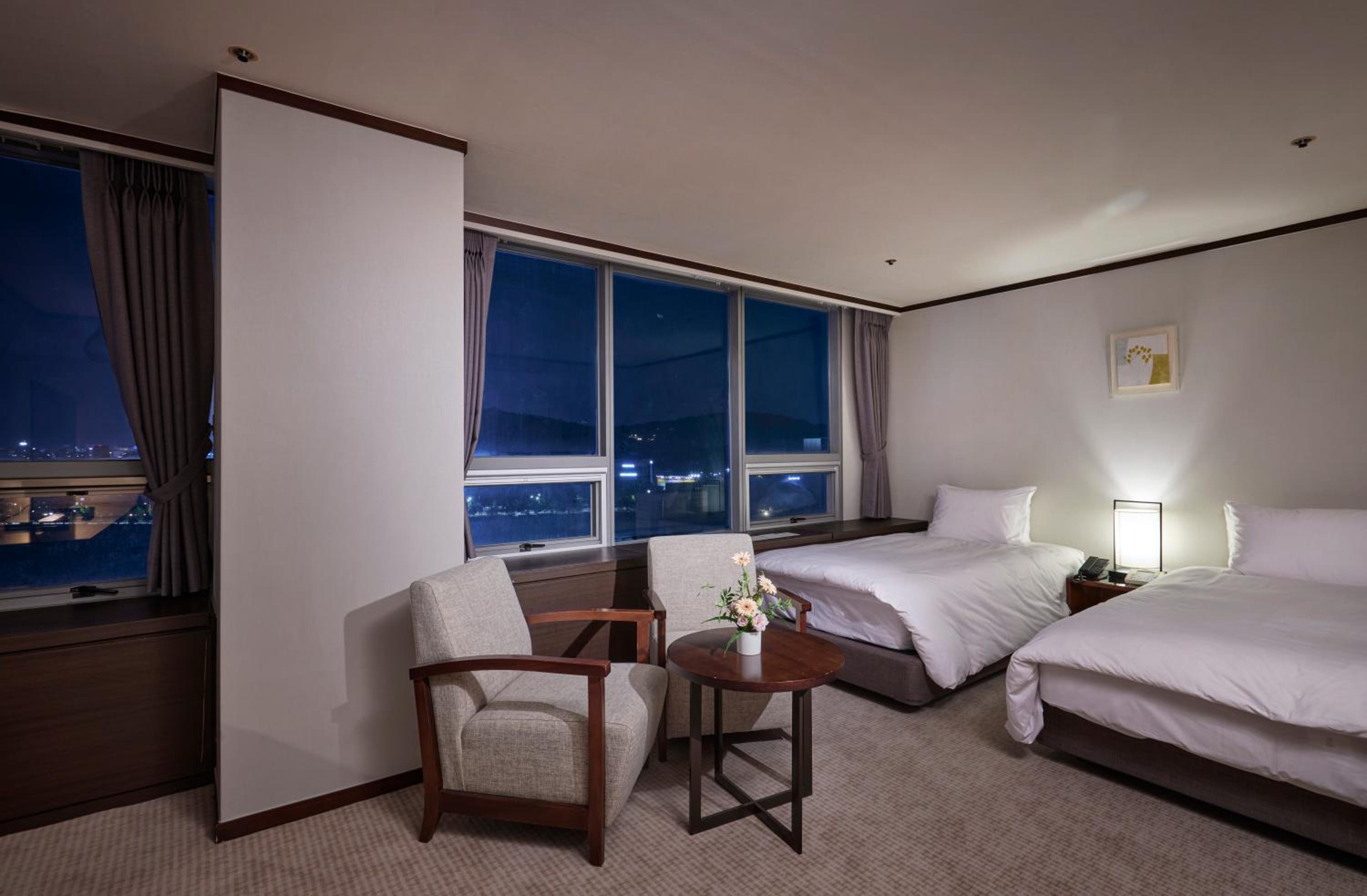 Suite Twin Room