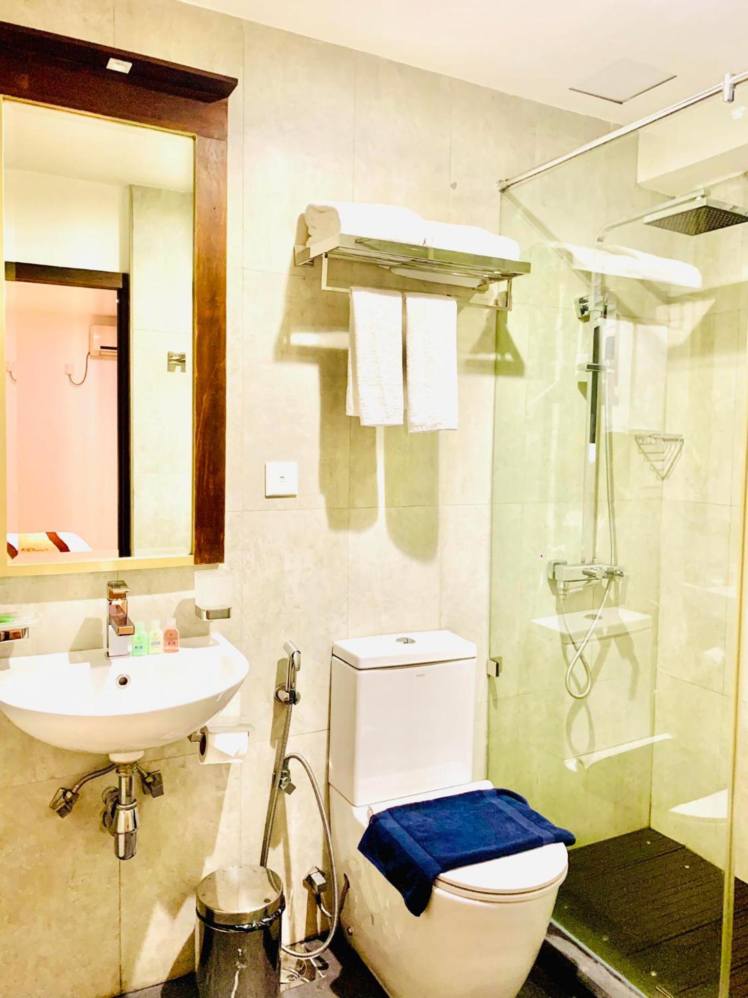 Standard Double Room - Photo 24