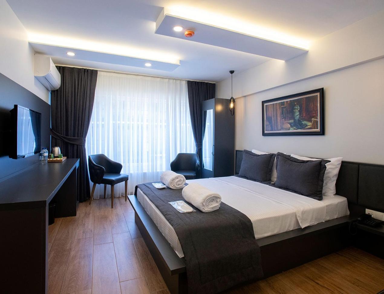 Deluxe Double Room with Bath photo 3