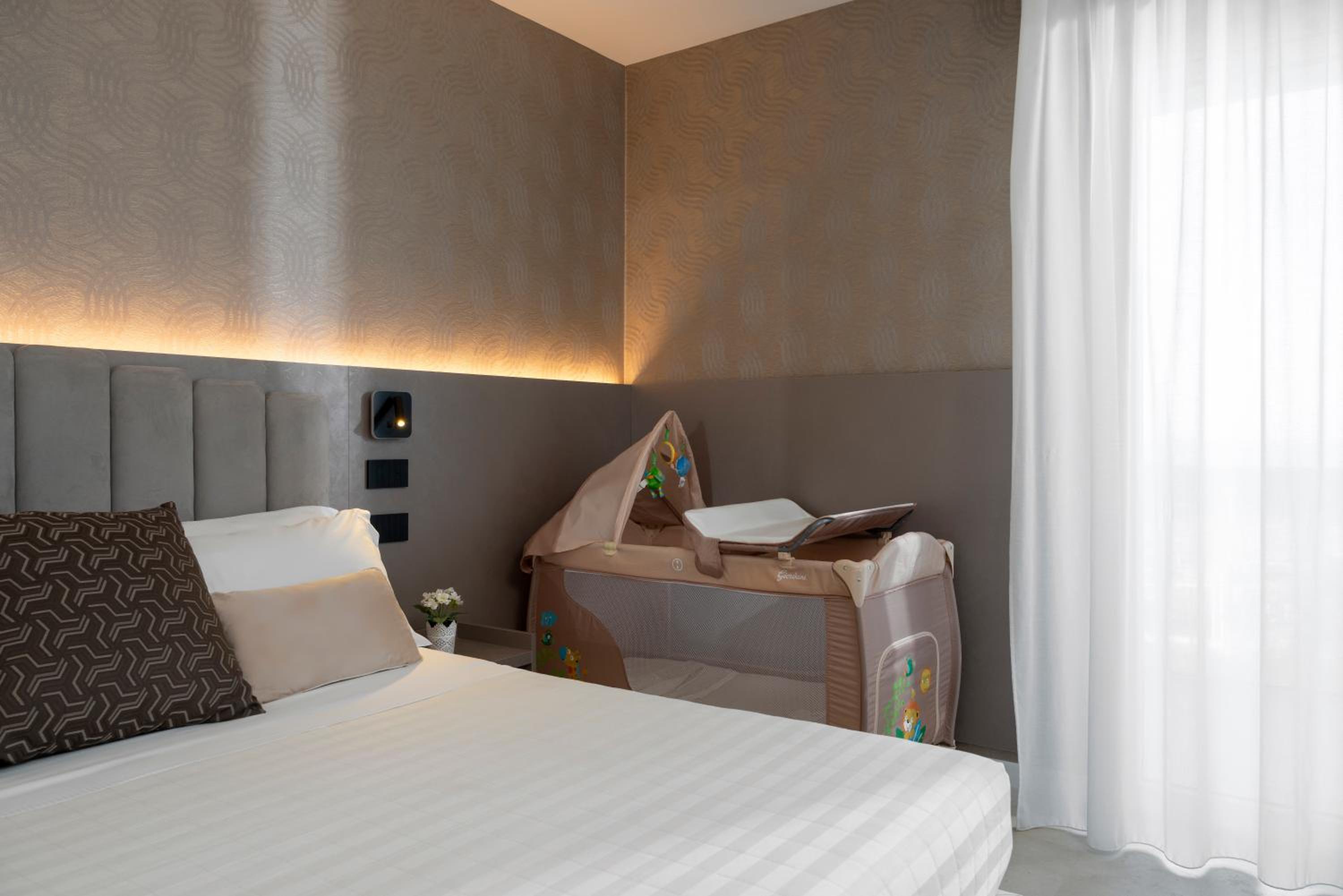 Superior Triple Room with Front Sea View