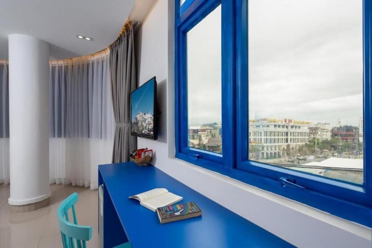 Deluxe Double Room with Side Sea View - Photo 7