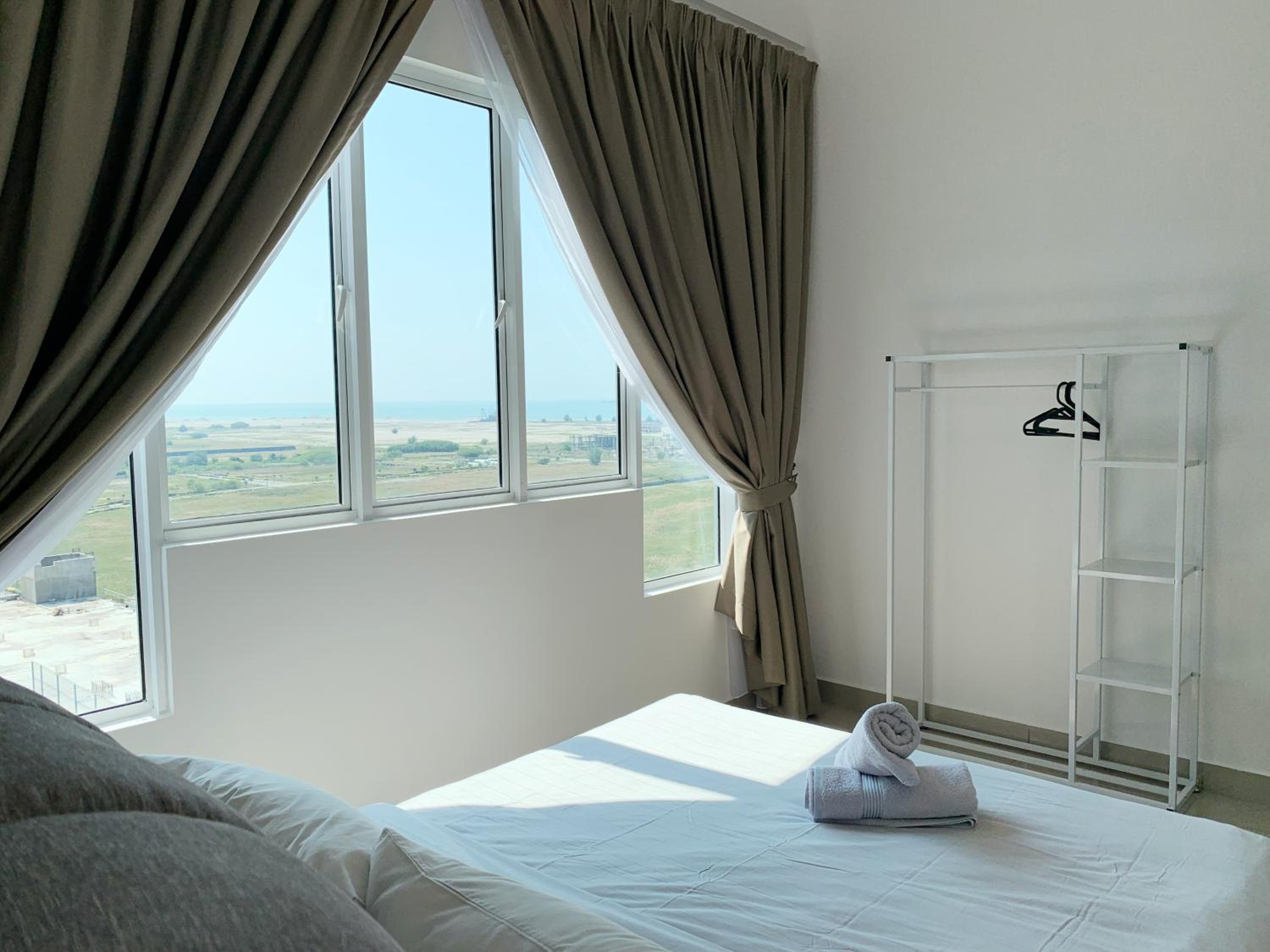 Apartment with Sea View - Photo 10