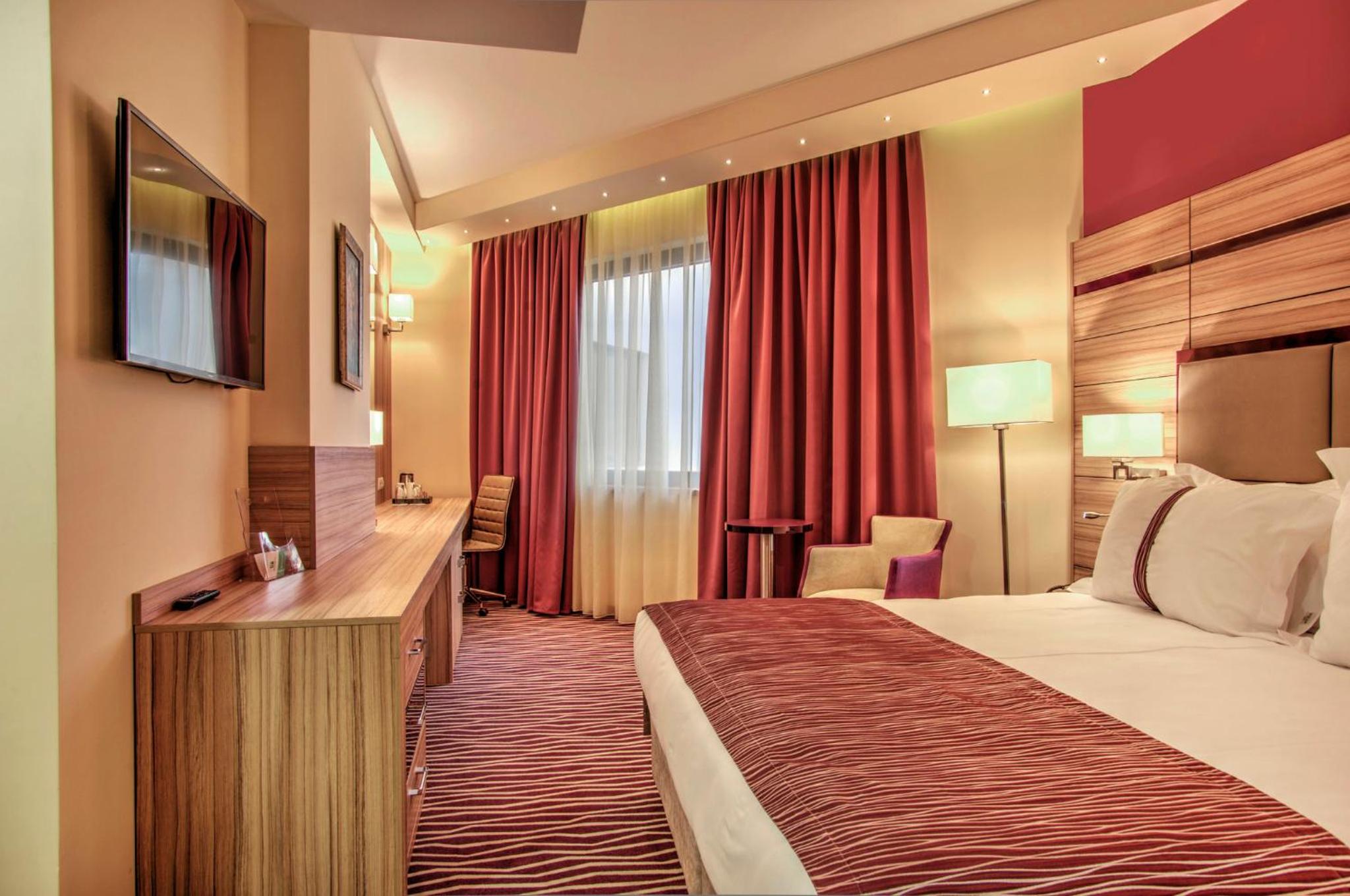 Premium King Room photo 3