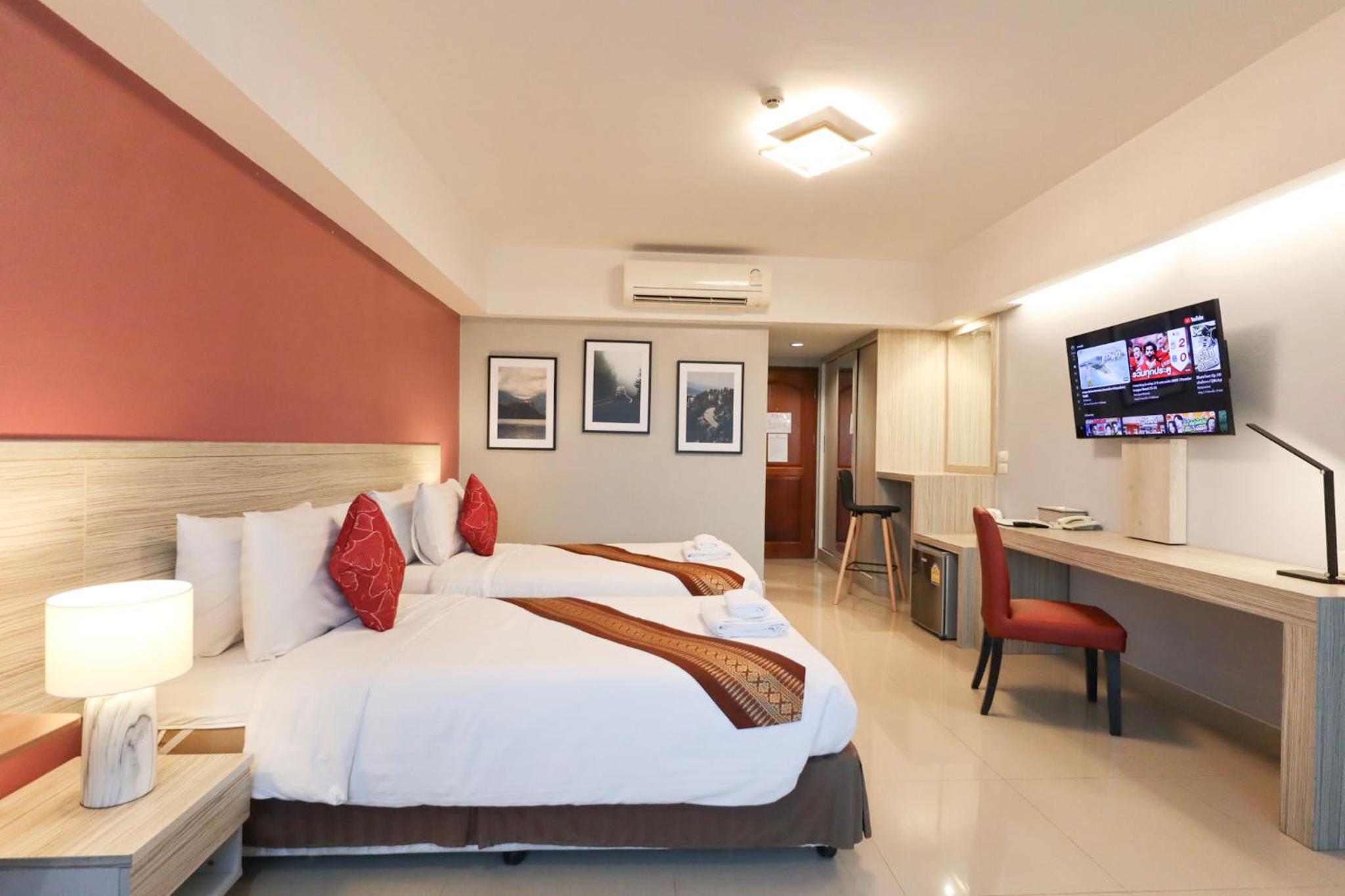 Deluxe Twin Room photo 2