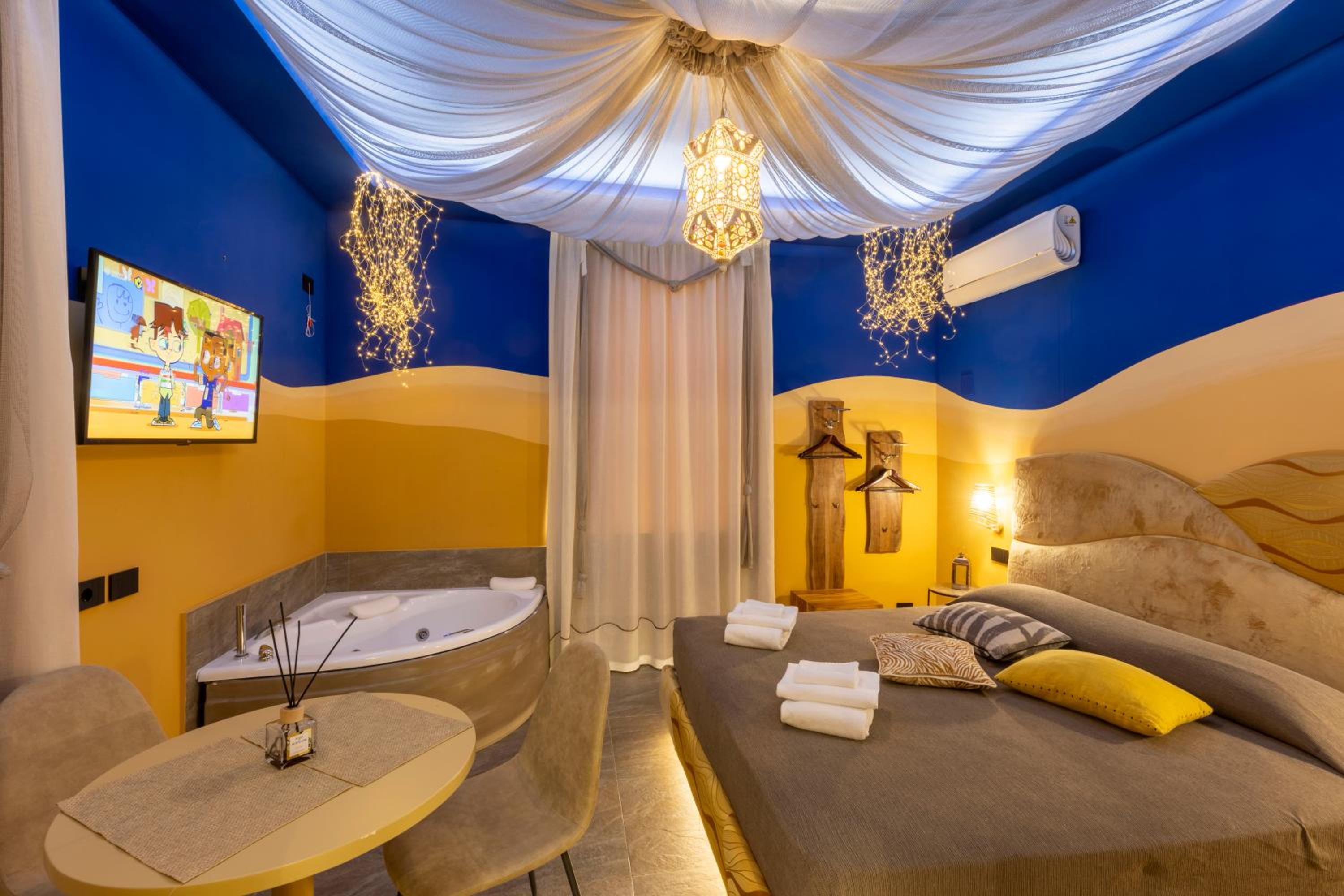 Double Room with Spa Bath photo 1