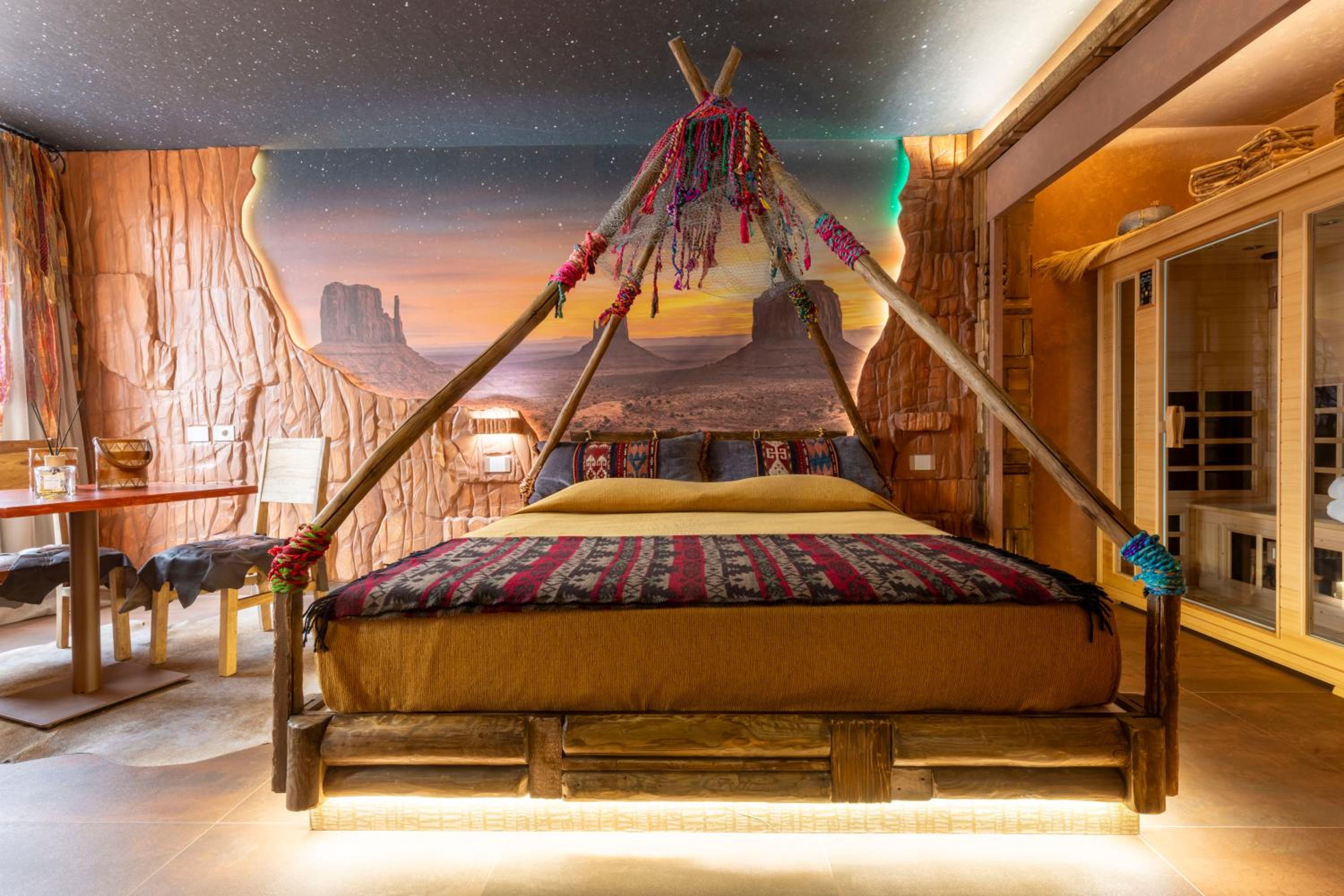 Deluxe Double Room with Bath photo 1