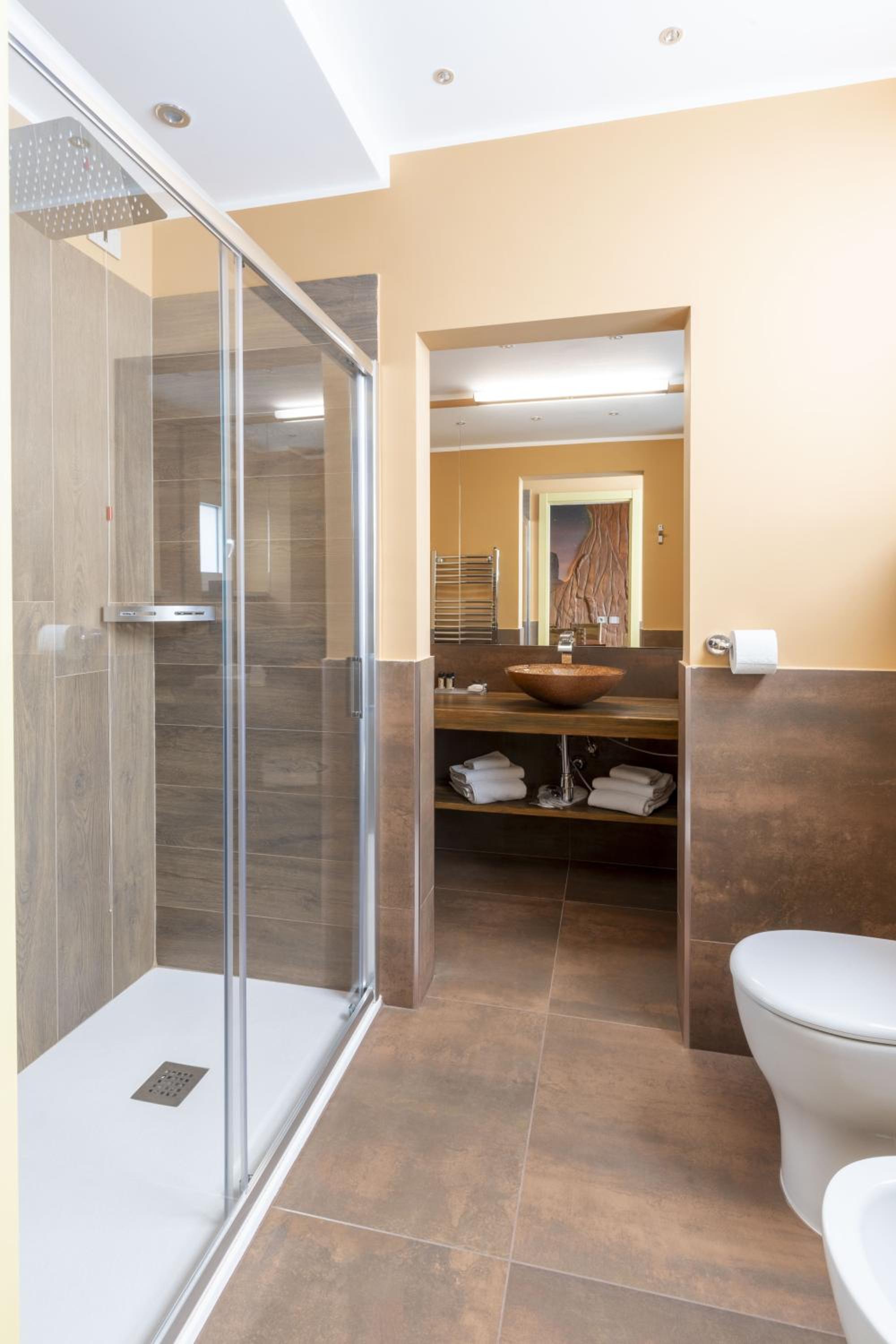 Deluxe Double Room with Bath photo 2