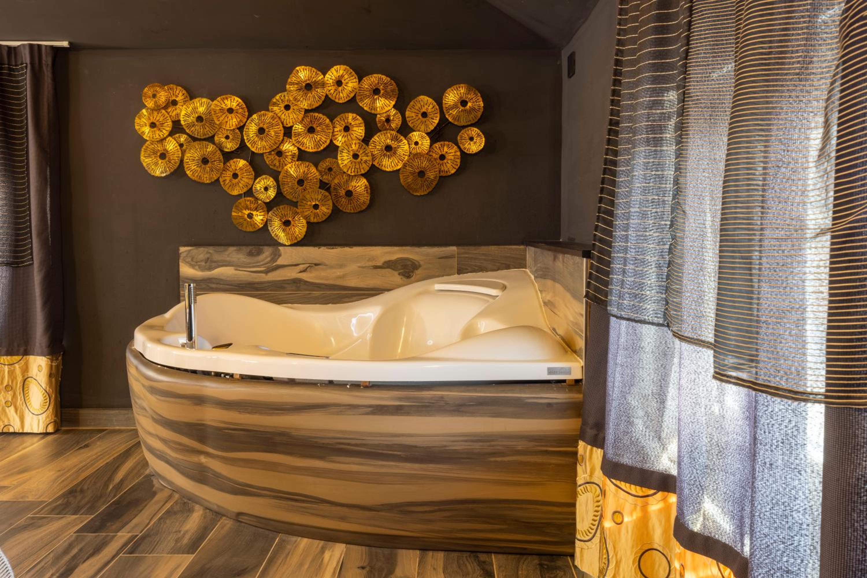 King Room with Spa Bath photo 3