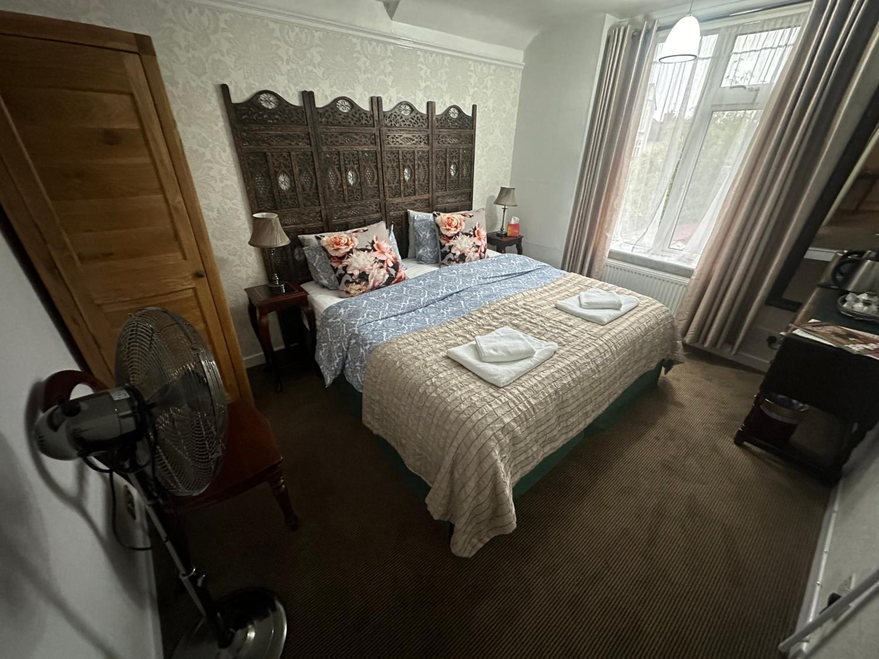 Standard Super King or Twin Room