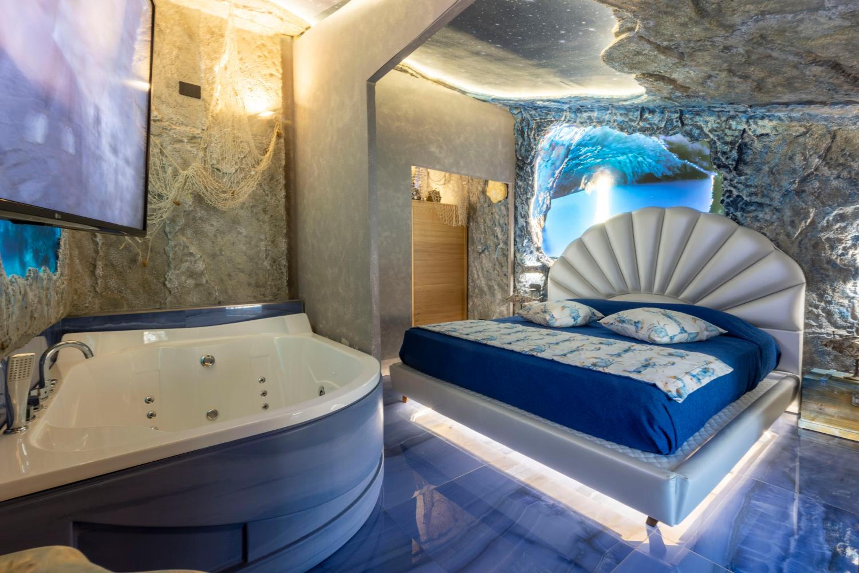 King Room with Spa Bath - Photo 5