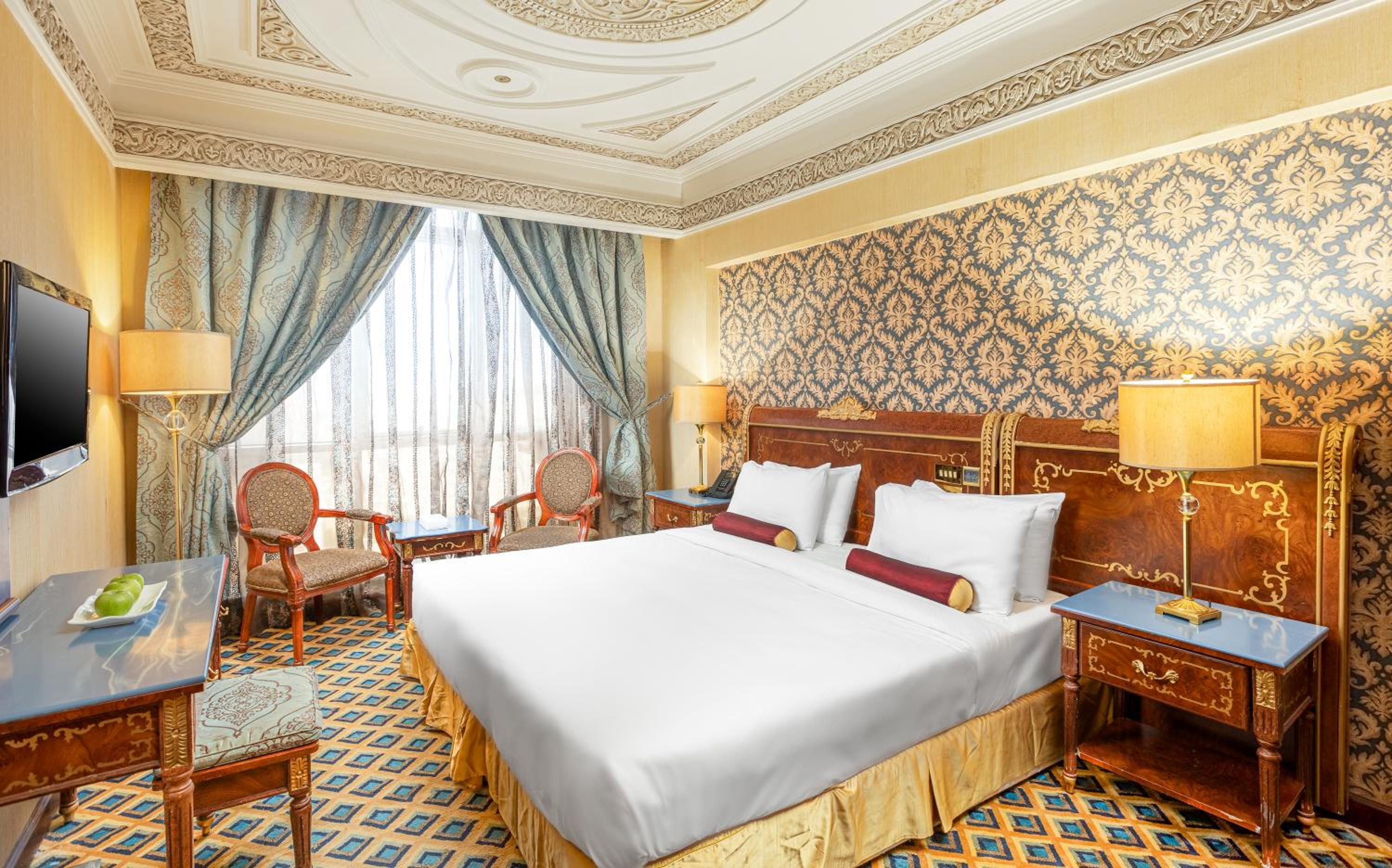 Deluxe King Room photo 1
