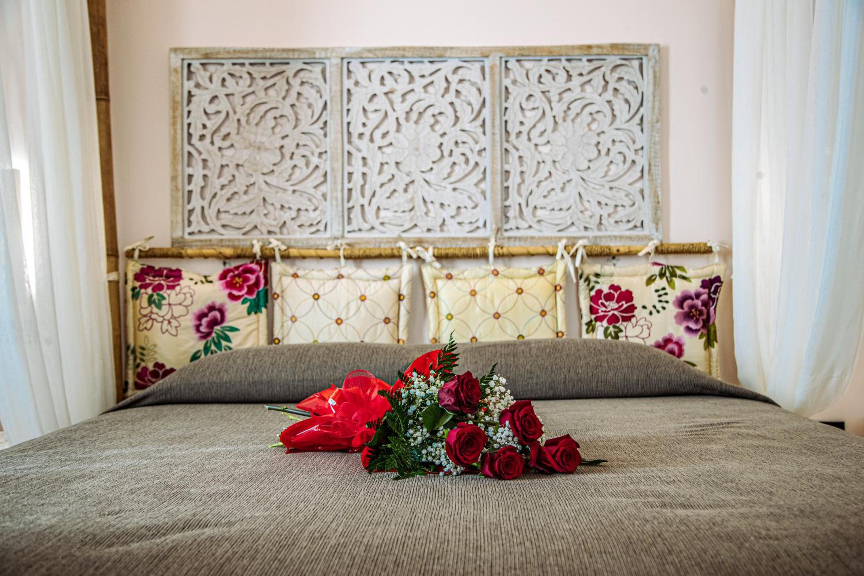 Deluxe Double Room with Bath - Photo 3