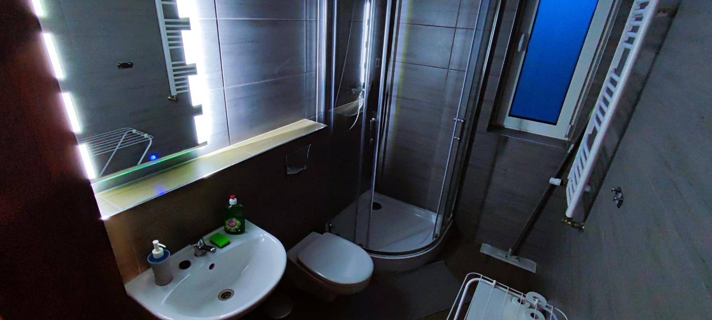 Double or Twin Room with Bathroom - Photo 3
