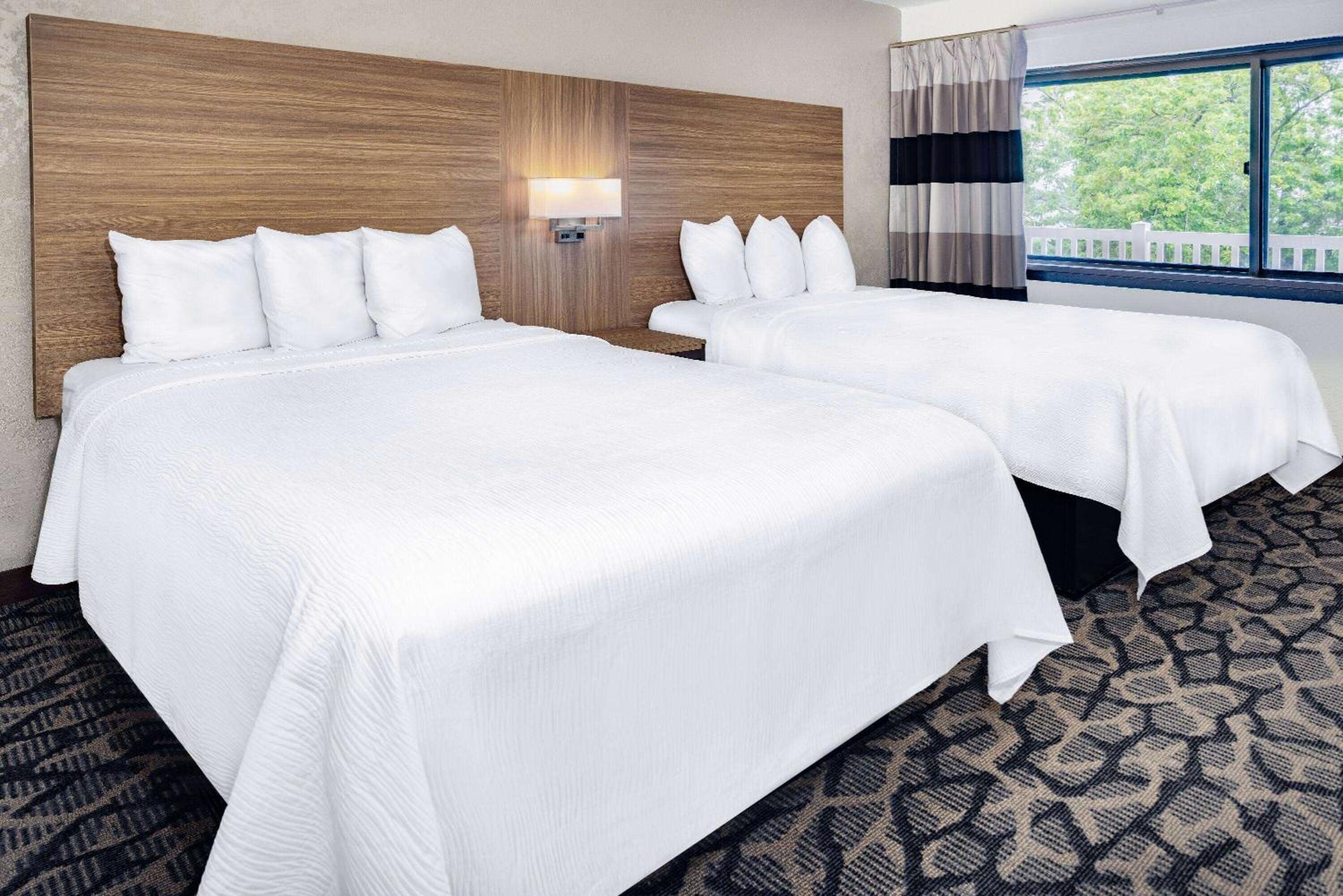 Double Room with Two Double Beds and Exterior Hall - Non-Smoking - Photo 1