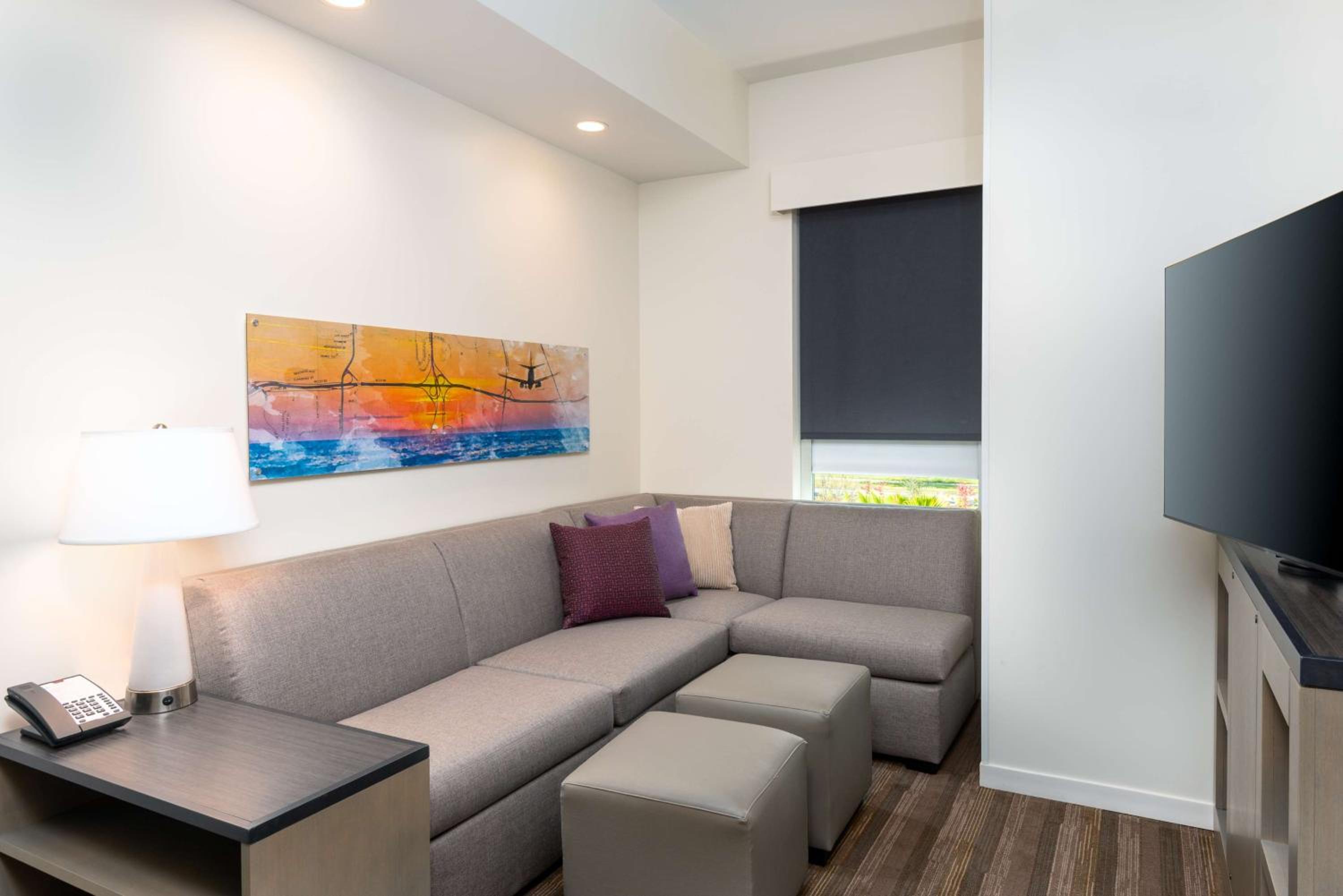 King Studio Suite with Kitchen thumbnail 6