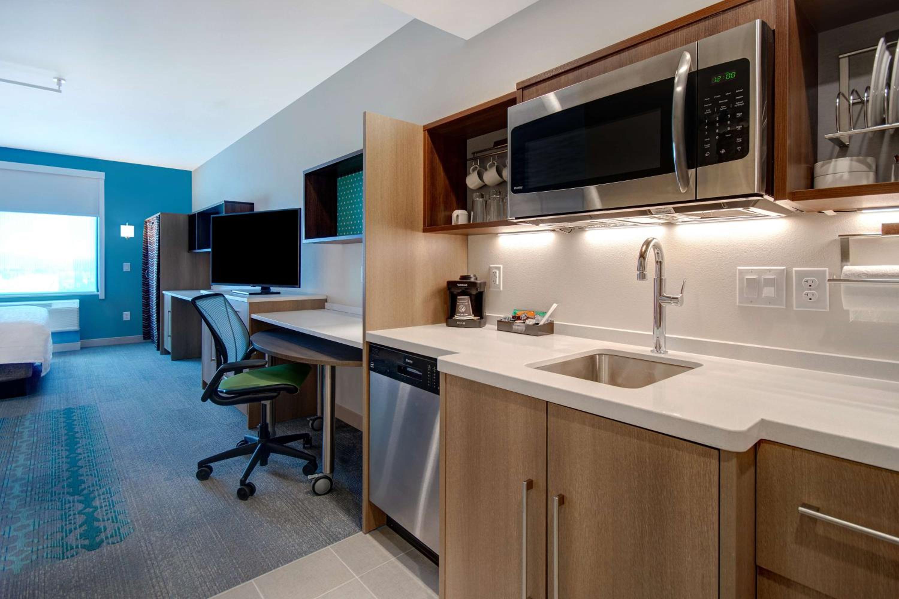 King Studio Suite - Photo 10