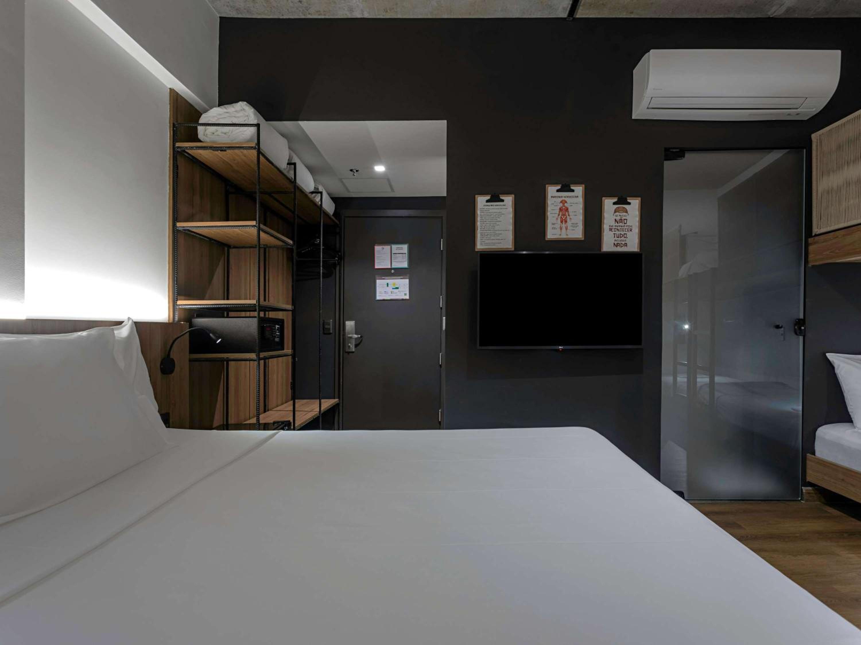 Family Room - Photo 10