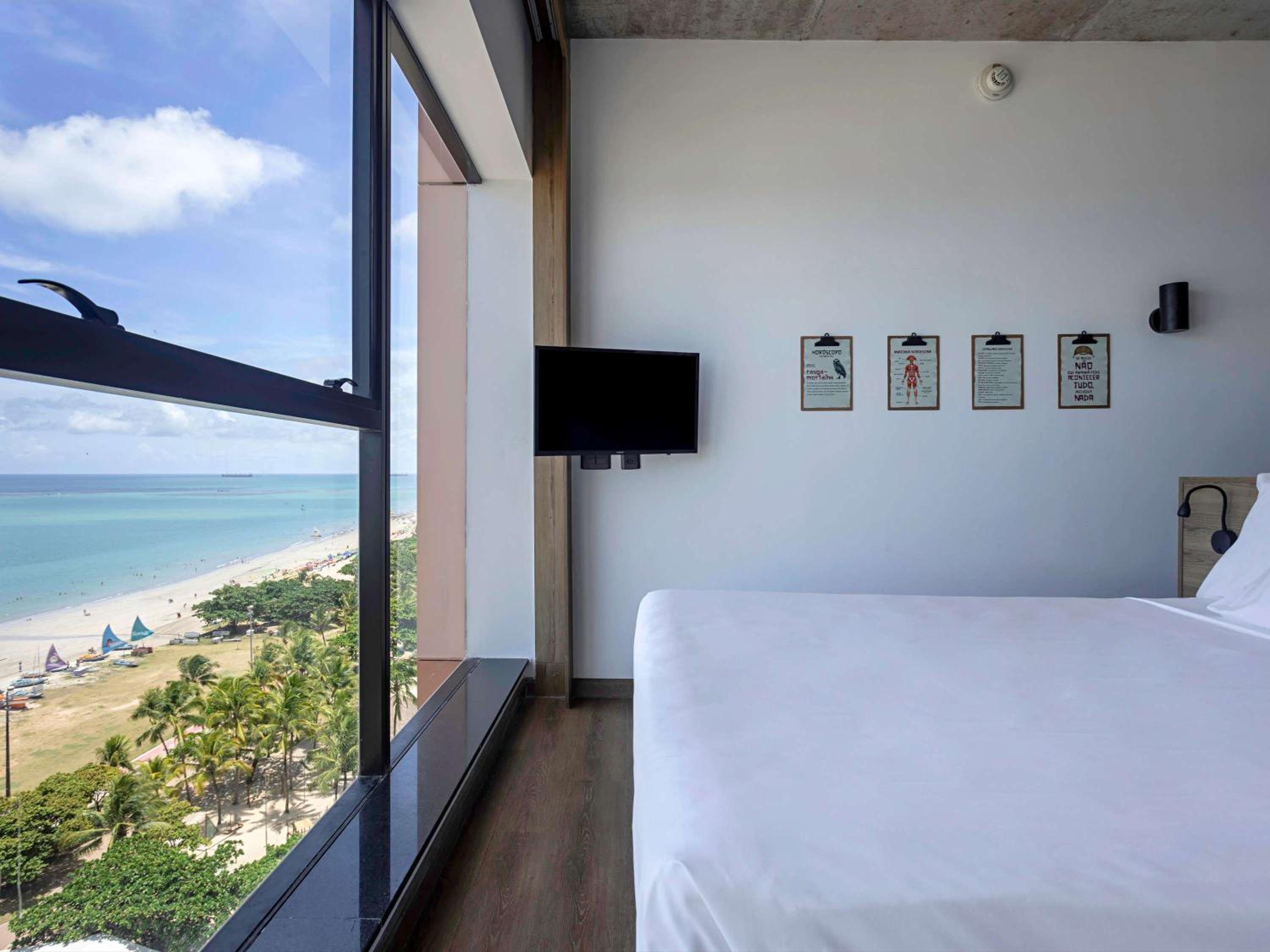 Double Room with Sea View - Photo 2