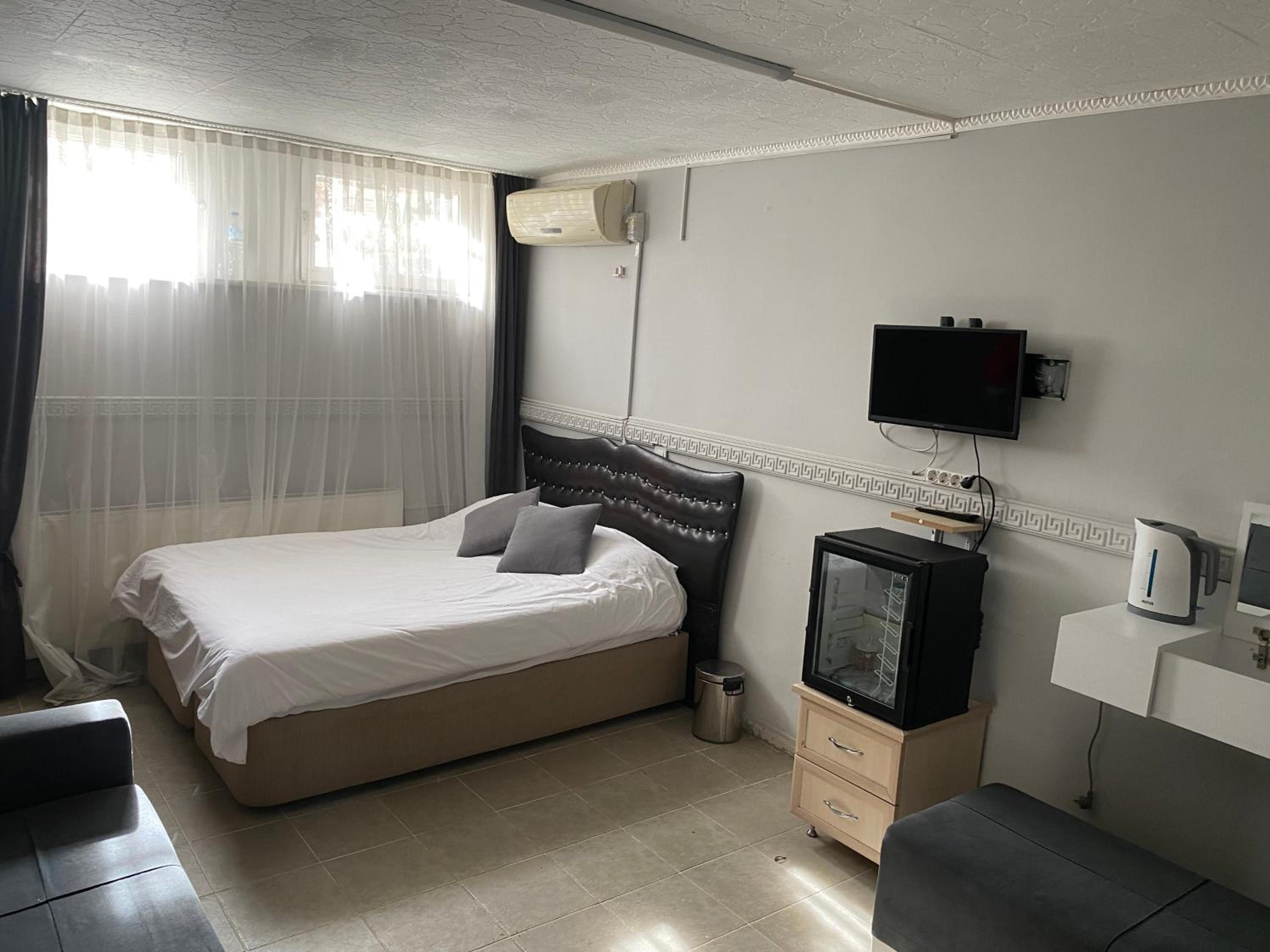 Economy Quadruple Room photo 2