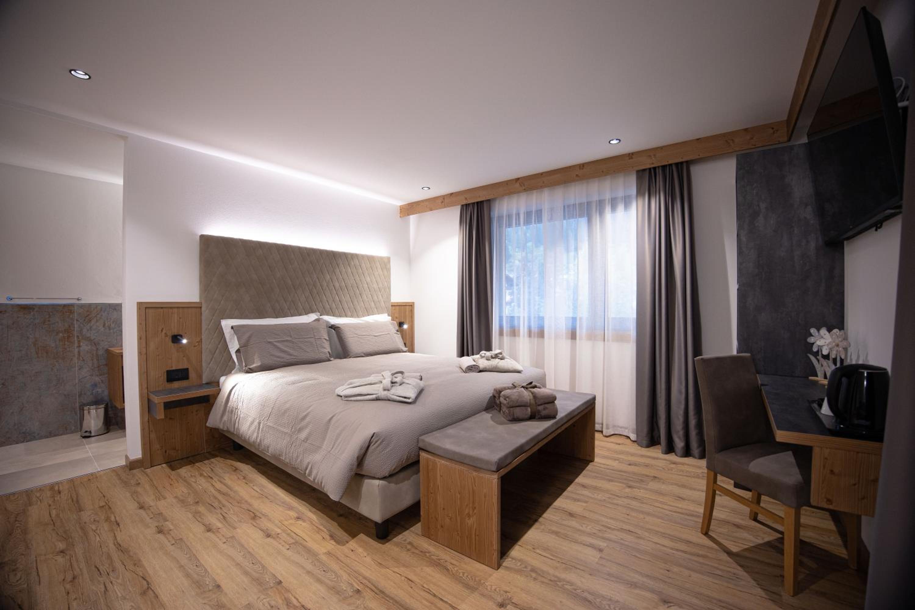 Junior Suite with Balcony