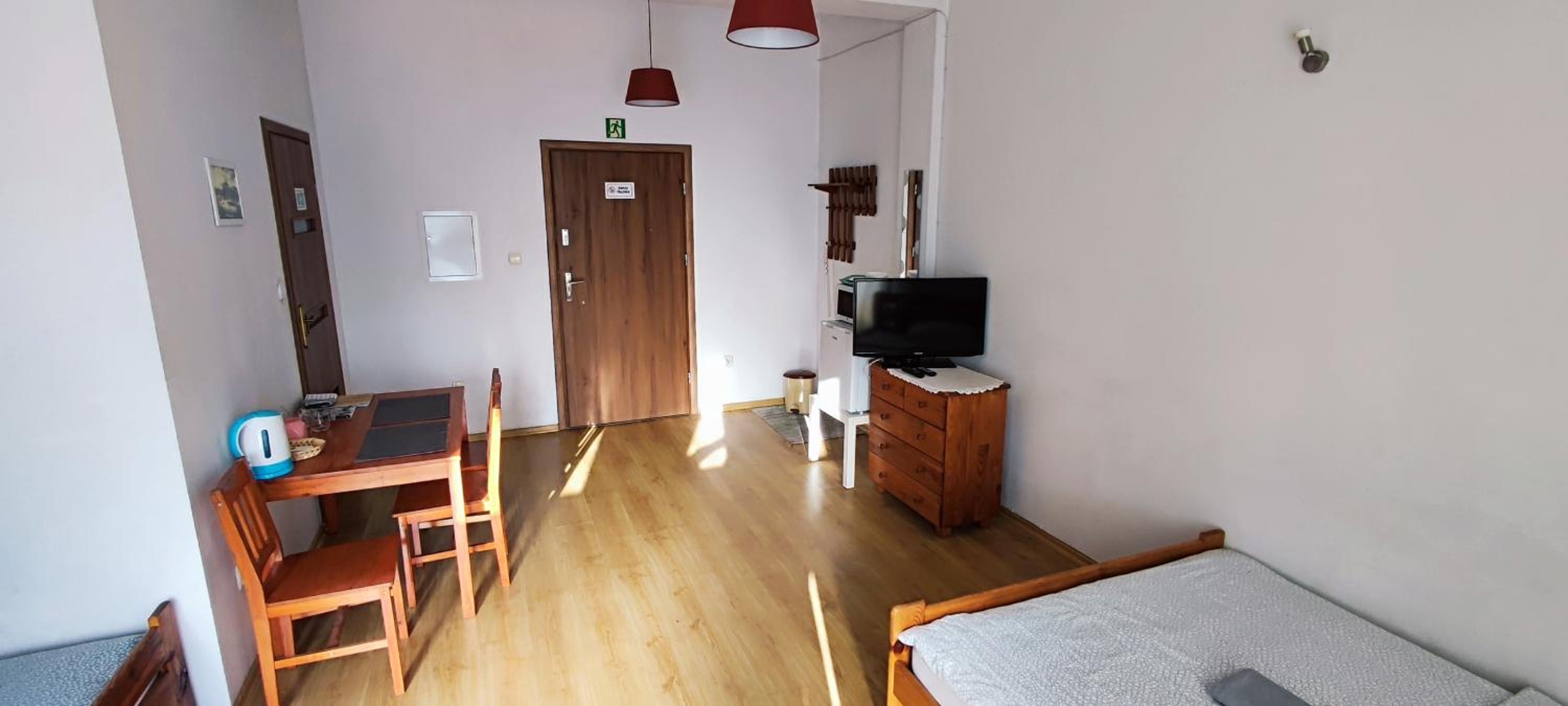 Quadruple Room with Private Bathroom - Photo 1