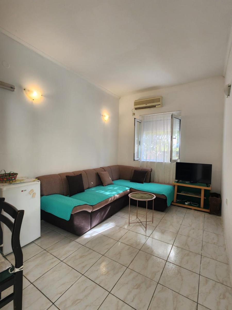 One-Bedroom Apartment (3 Adults)