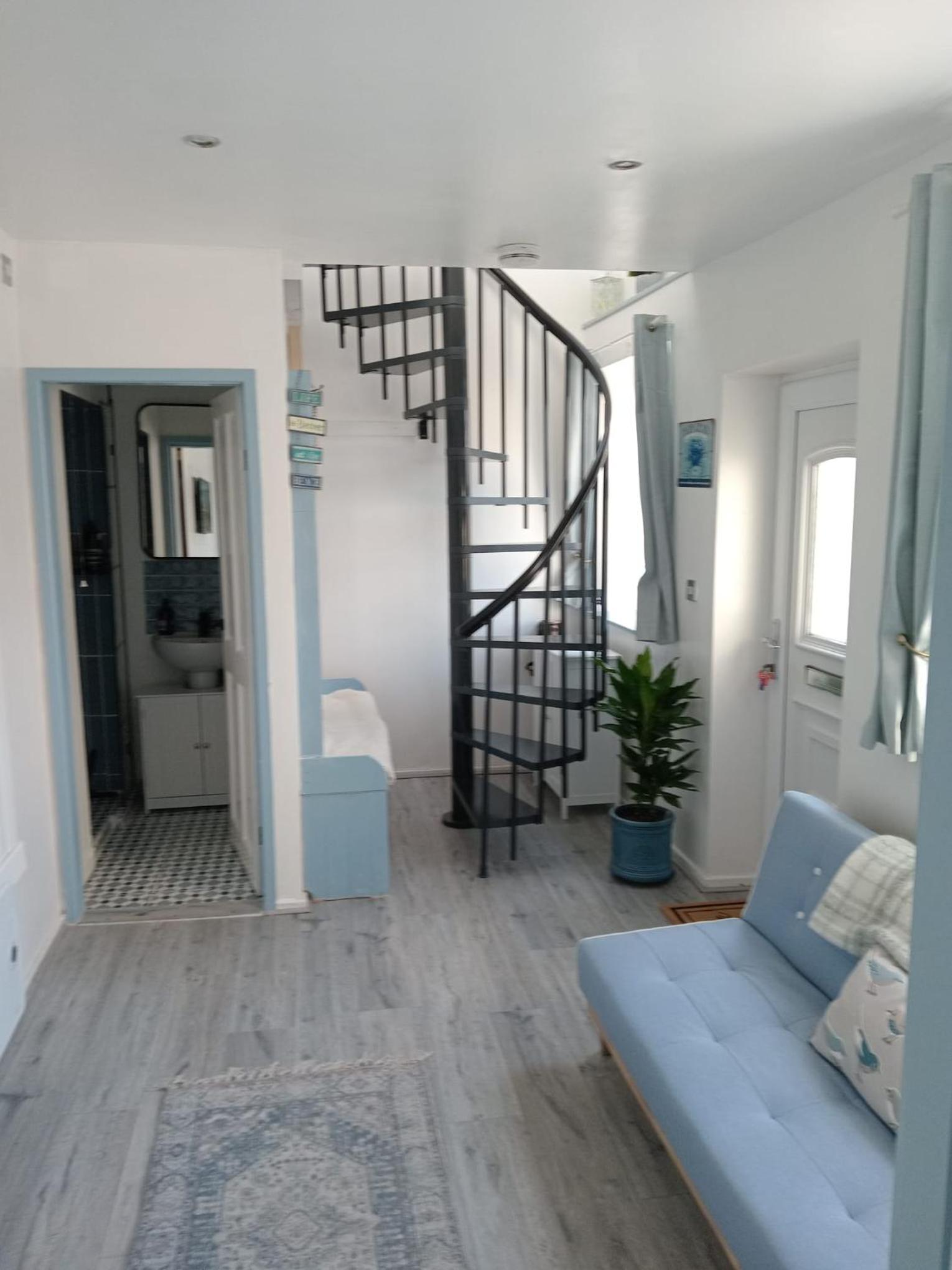 One-Bedroom House photo 1