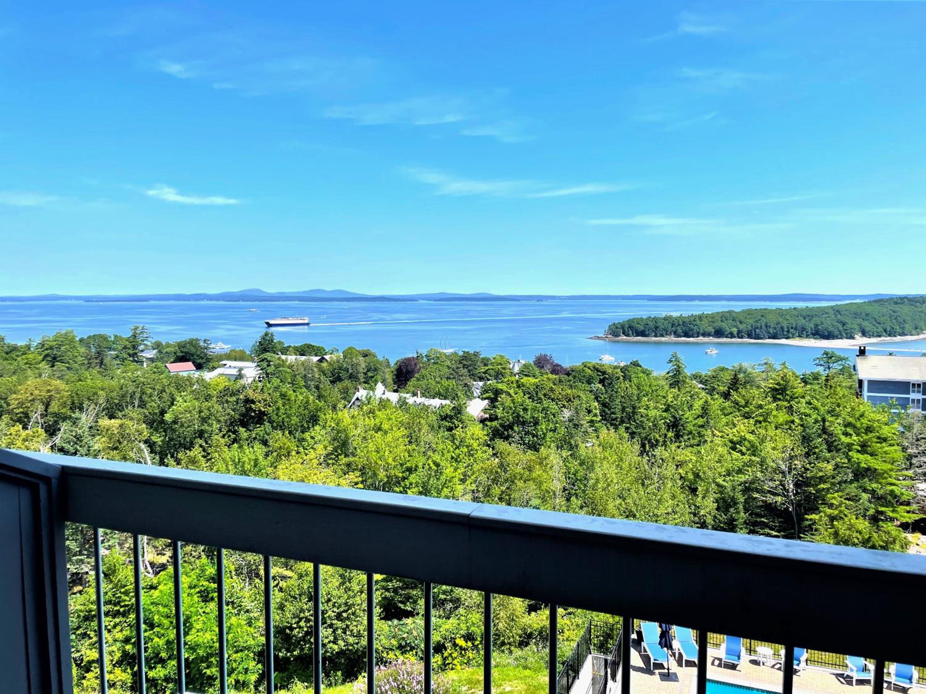 Premier King Room with Ocean View and Balcony, 1 King Bed (3rd/4th Floor NON-PET)
