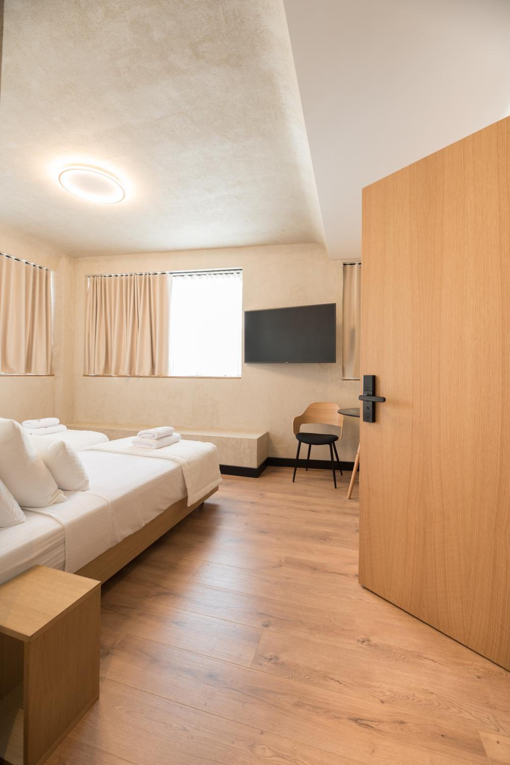 Deluxe Twin Room photo 1