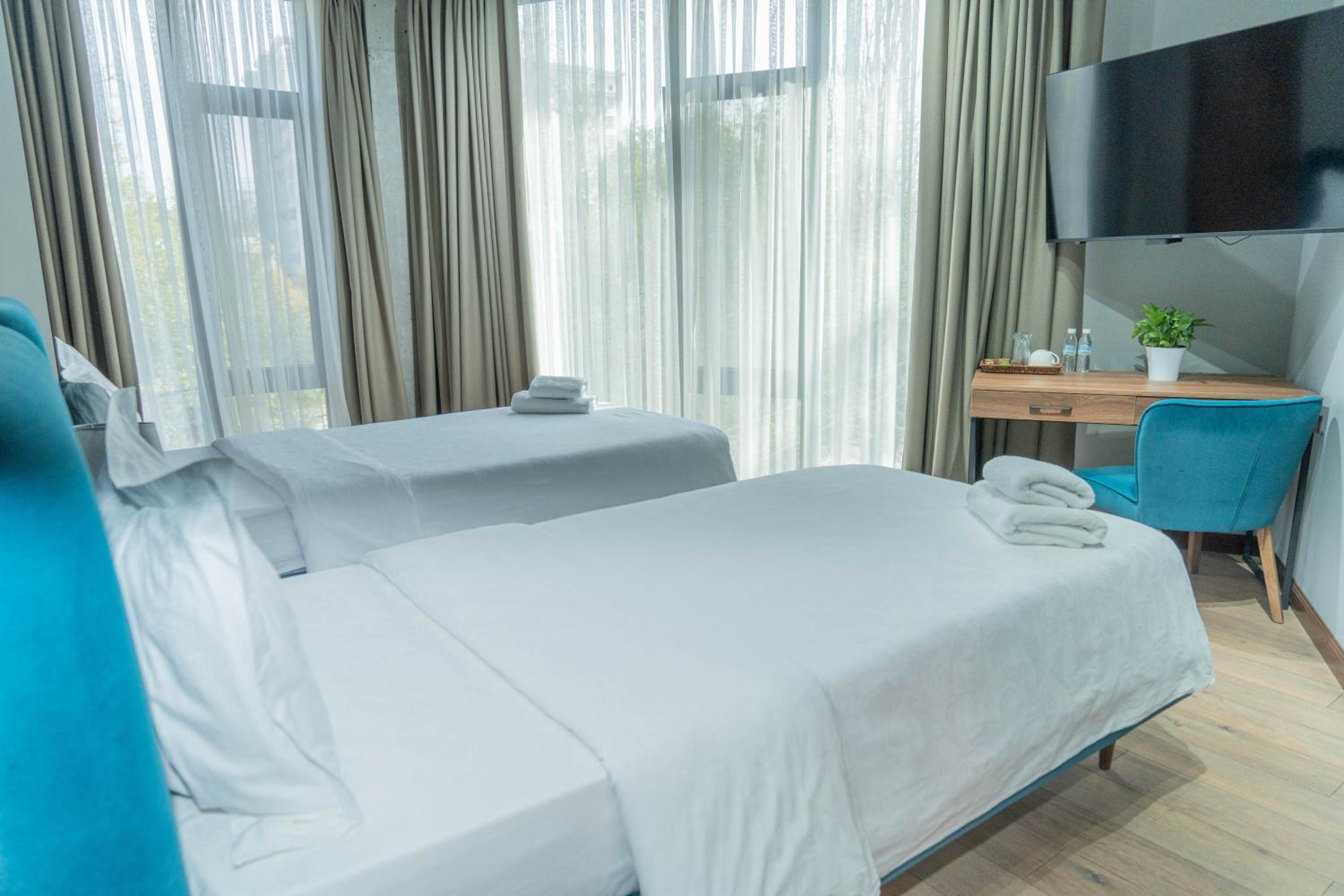 Twin Room - Photo 2