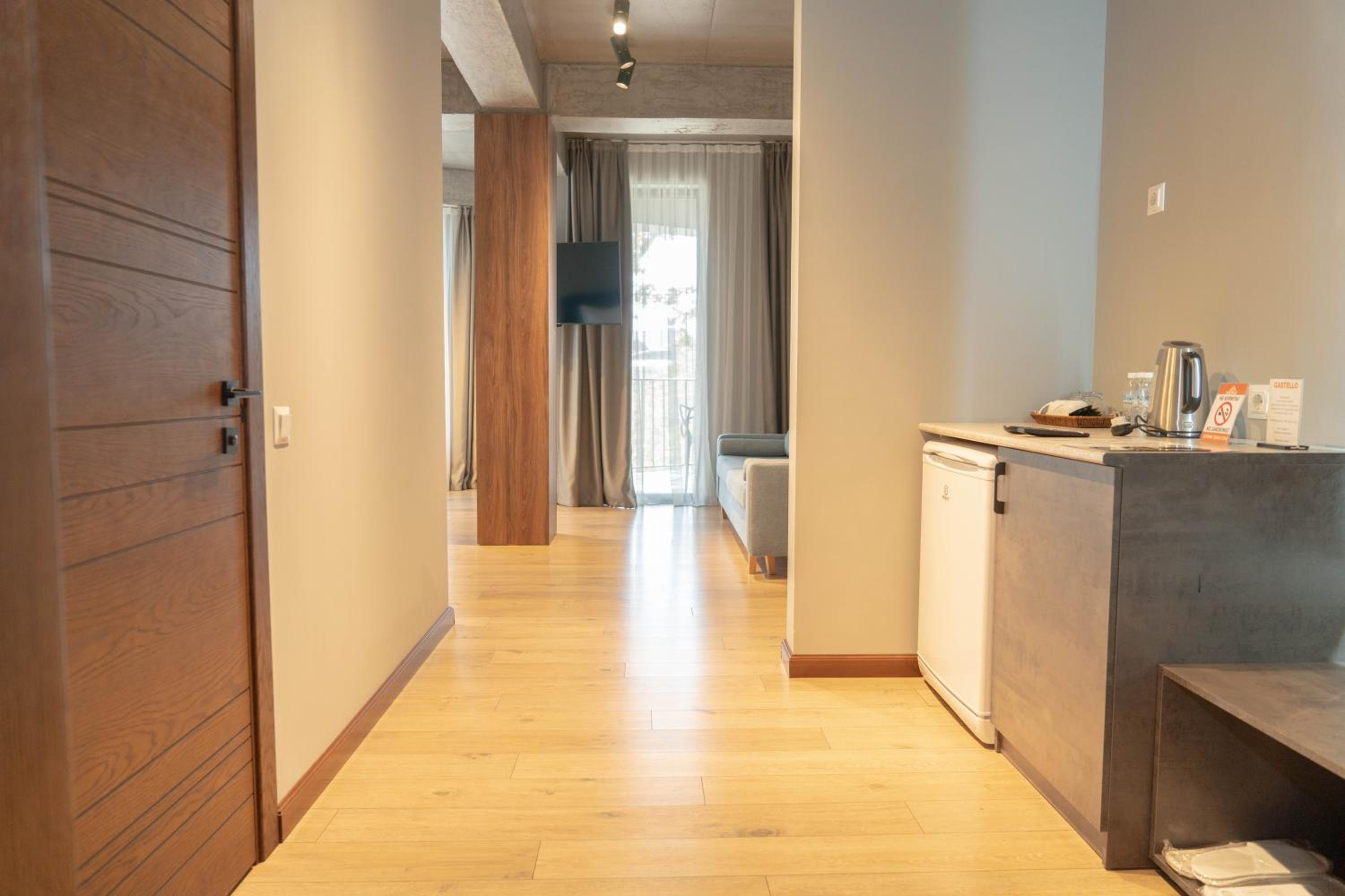 Twin Room with Balcony - Photo 9